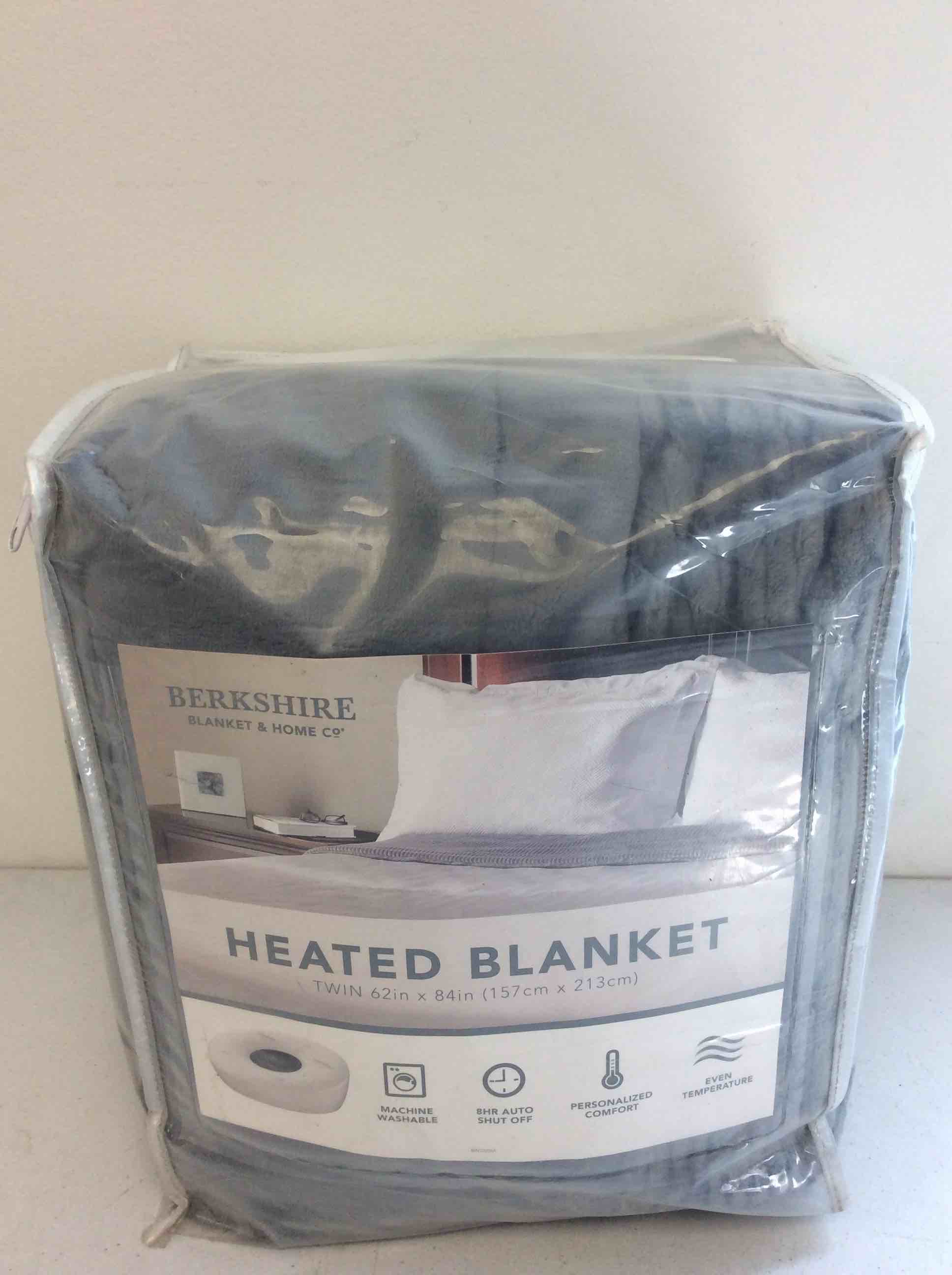 Condition photo showing New/Like New for berkshire blanket & home co heated blanket in gray size twin