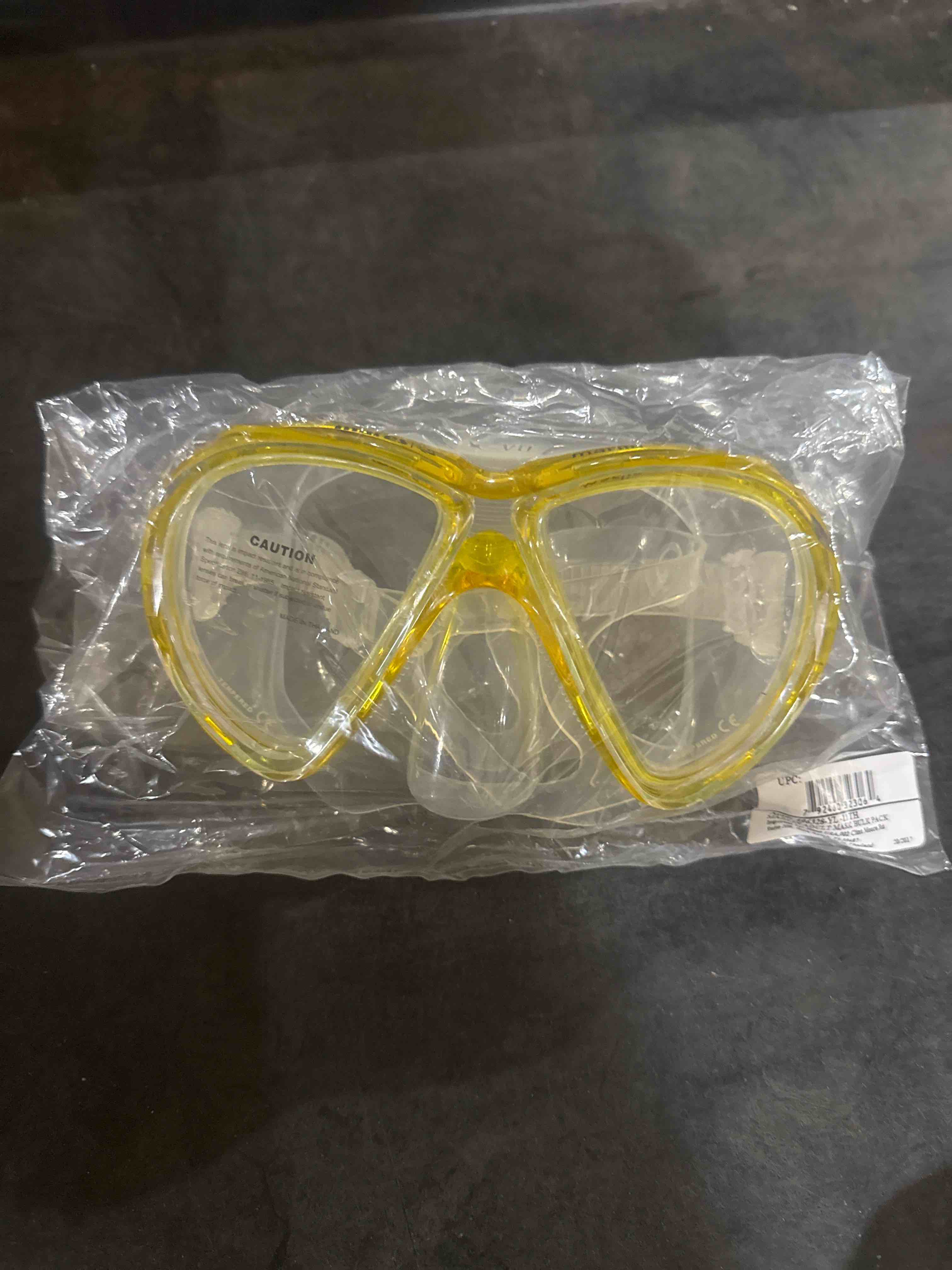 Condition photo showing New/Like New for mares marlin scuba mask