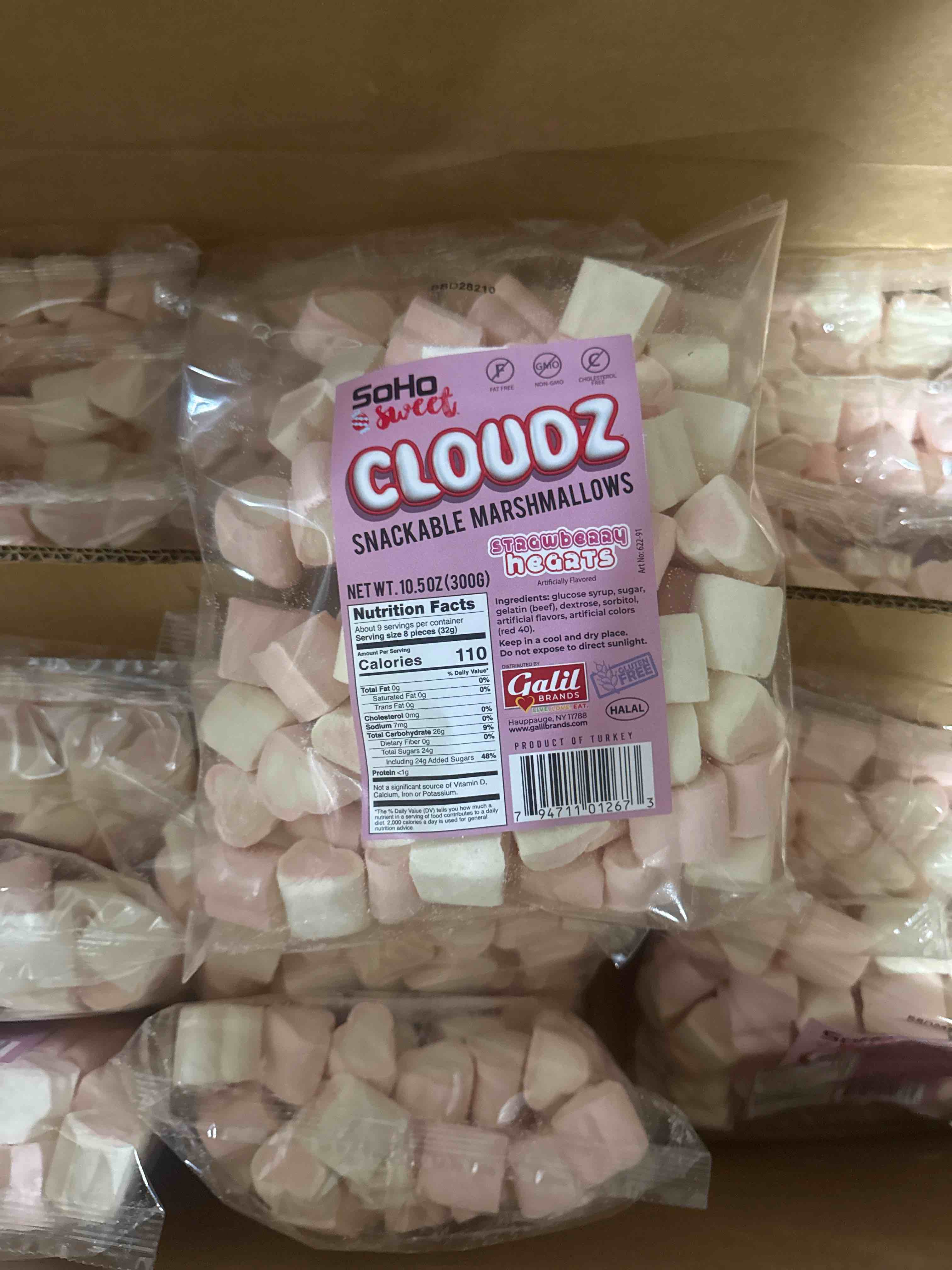 Condition photo showing New/Like New for soho sweets cloudz snackable marshmallows strawberry 10.5oz