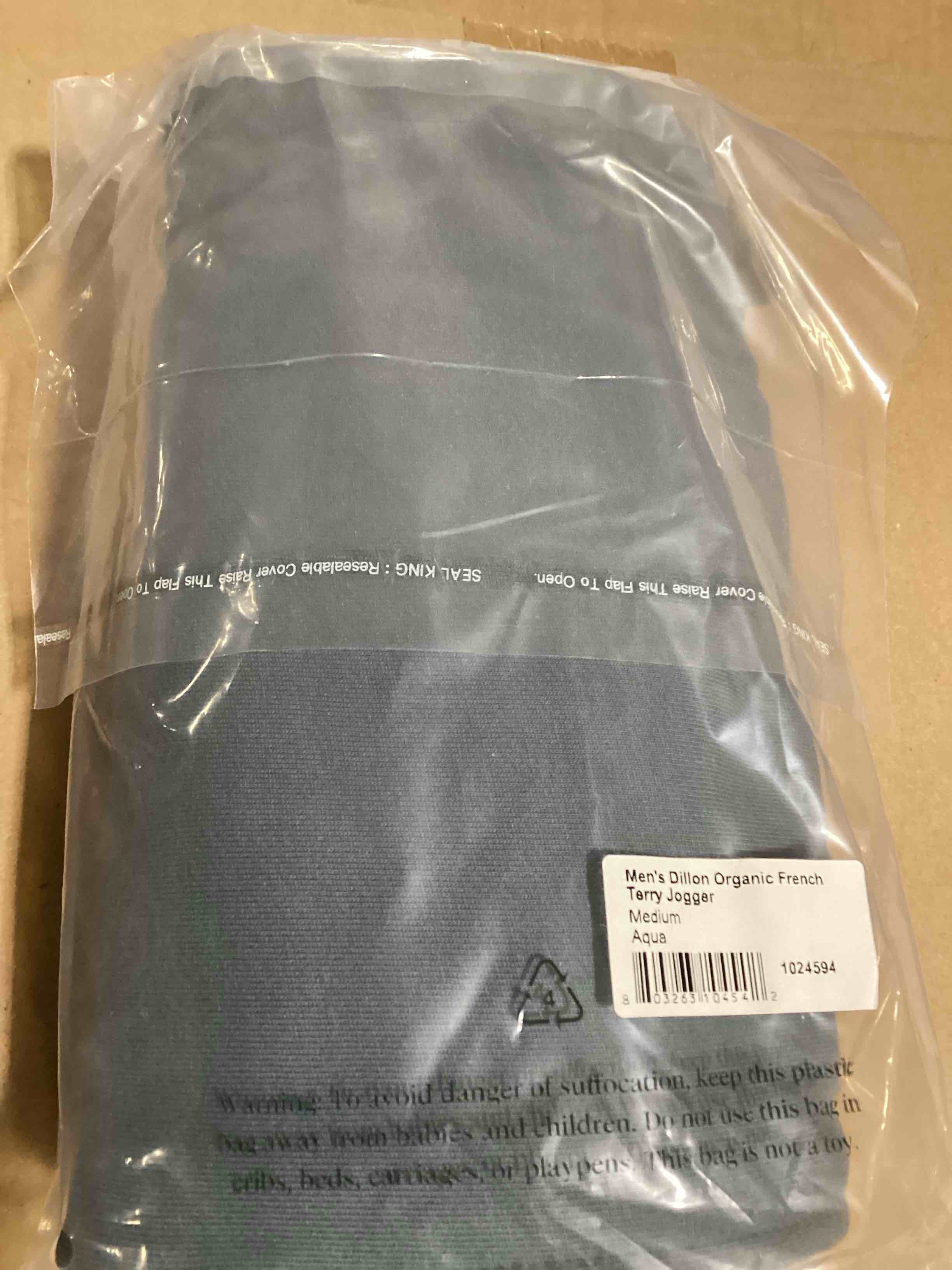 https://s3.amazonaws.com/lotting-images-prod/803263104542_1788790705647.jpeg