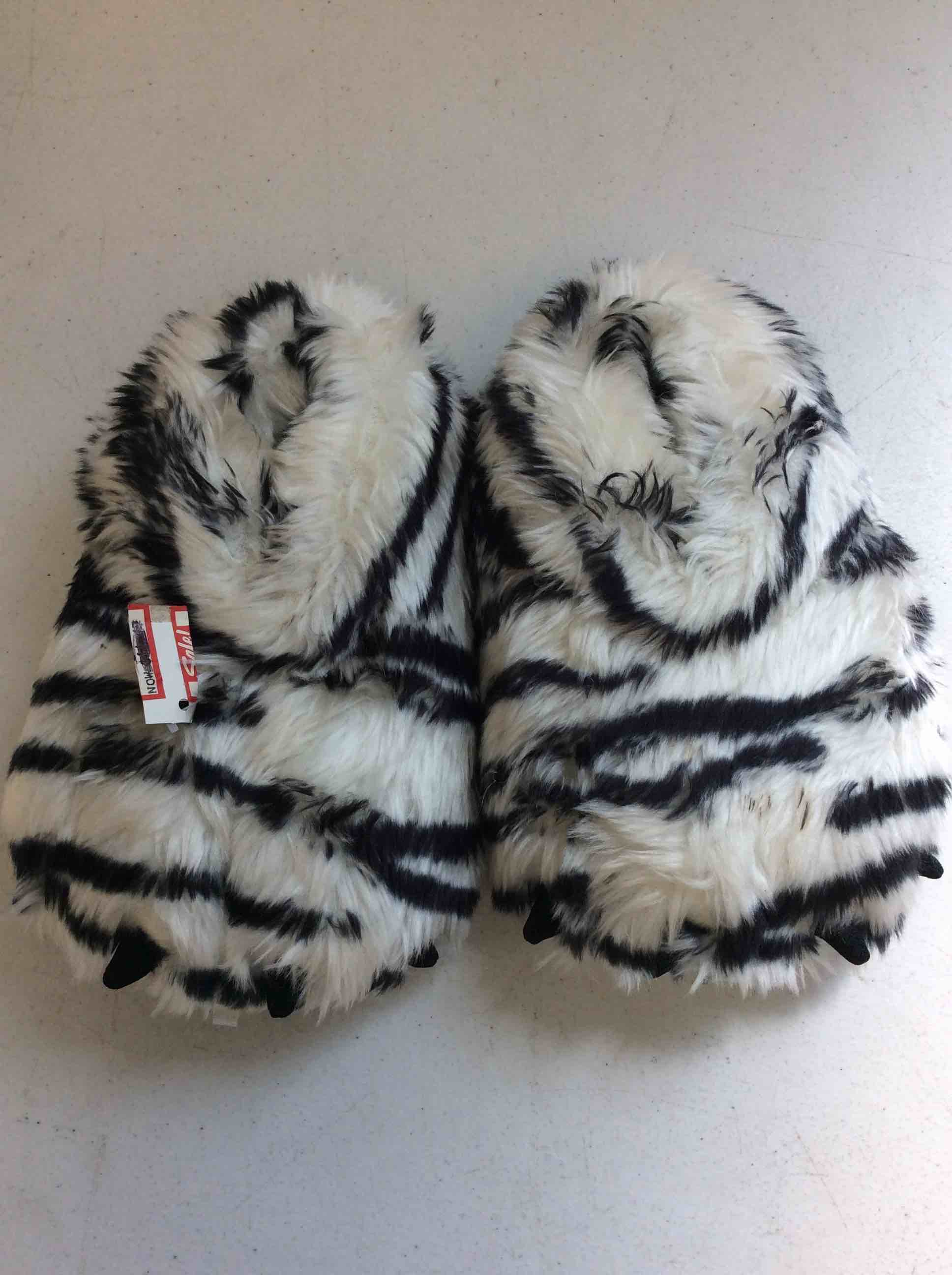 Condition photo showing New/Like New for sea world busch gardens white tiger claw slippers size kids small/medium