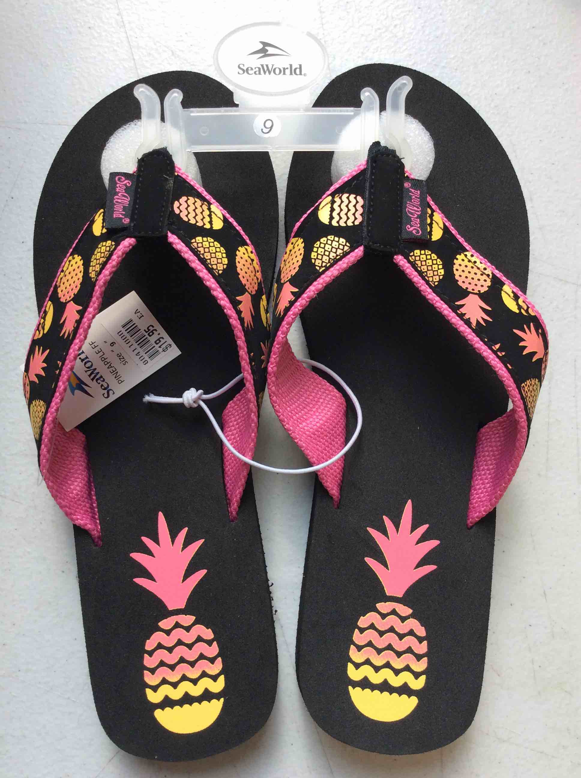 Condition photo showing New/Like New for seaworld pineapple ff size 9 sandals  