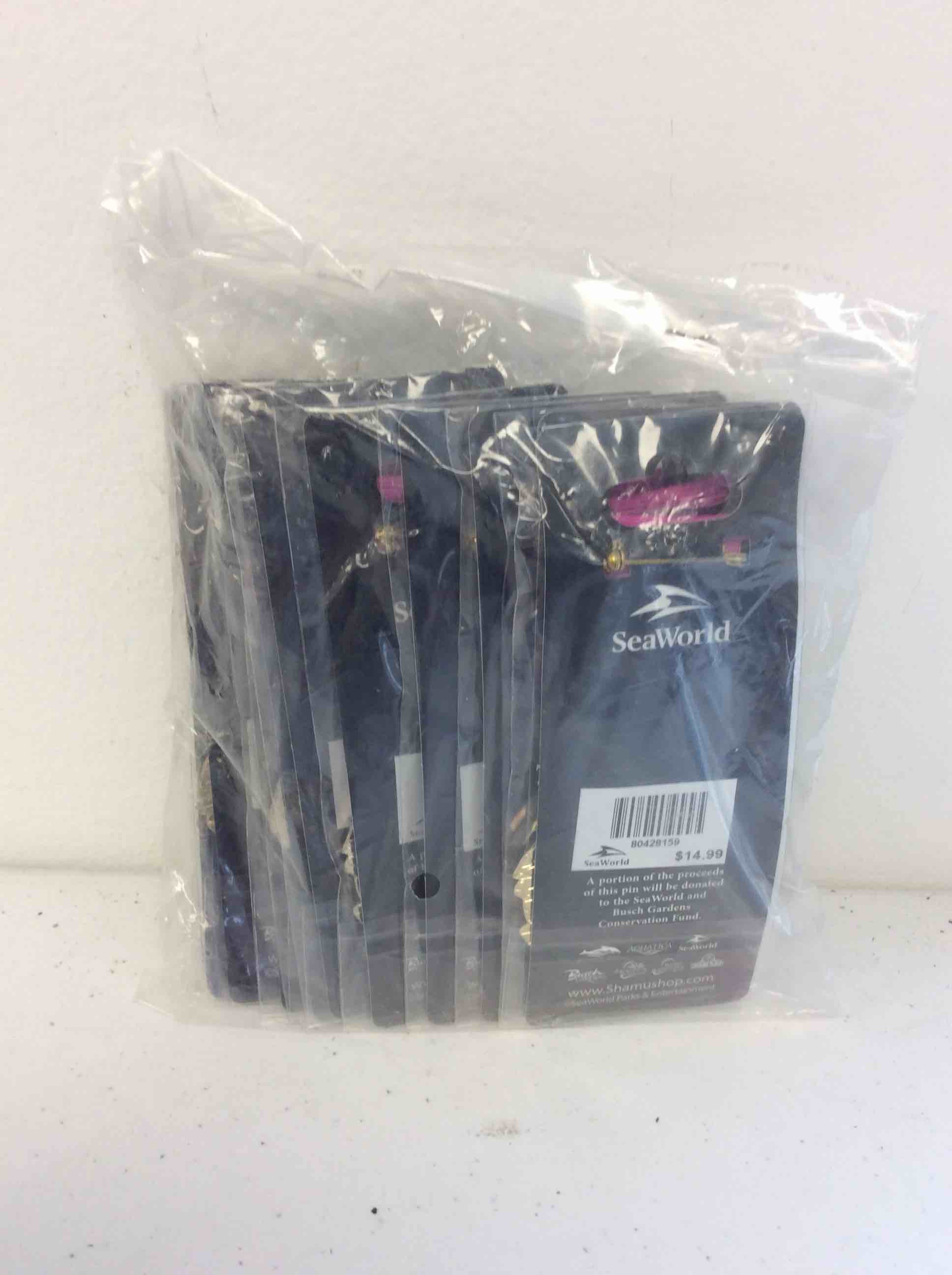 Condition photo showing New/Like New for sea world limited edition sea world san antonio turtle pin 10pcs