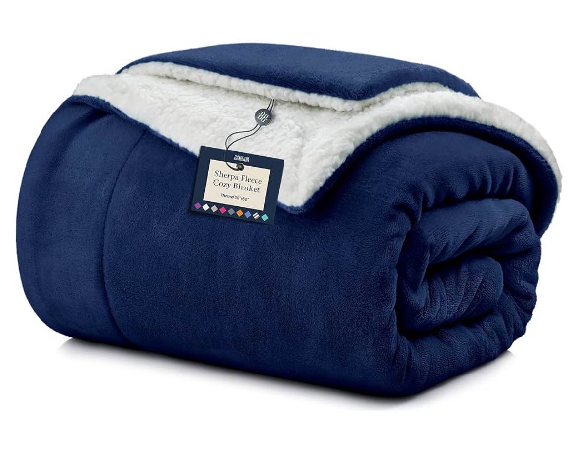 BELADOR Throw Blanket - Fleece Blankets 50"x60" - Soft Blanket with Sherpa Reverse Fluff - Travel Blanket for Bed, Anti-Static Blankets & Throws - Plush Lightweight Blanket, Cozy Fuzzy Couch Blanket
