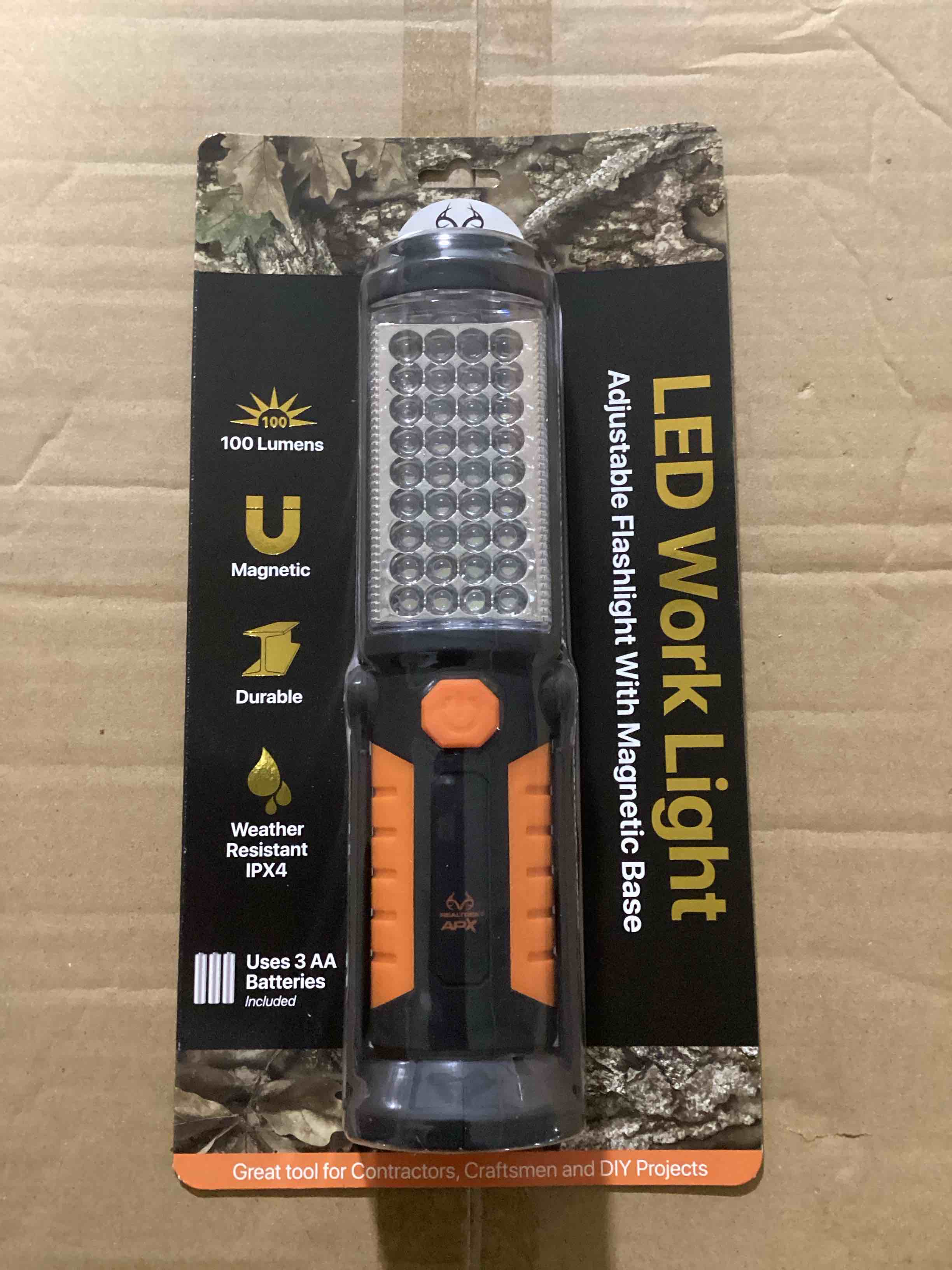 Condition photo showing New/Like New for realtree apx 100 lumens led work light