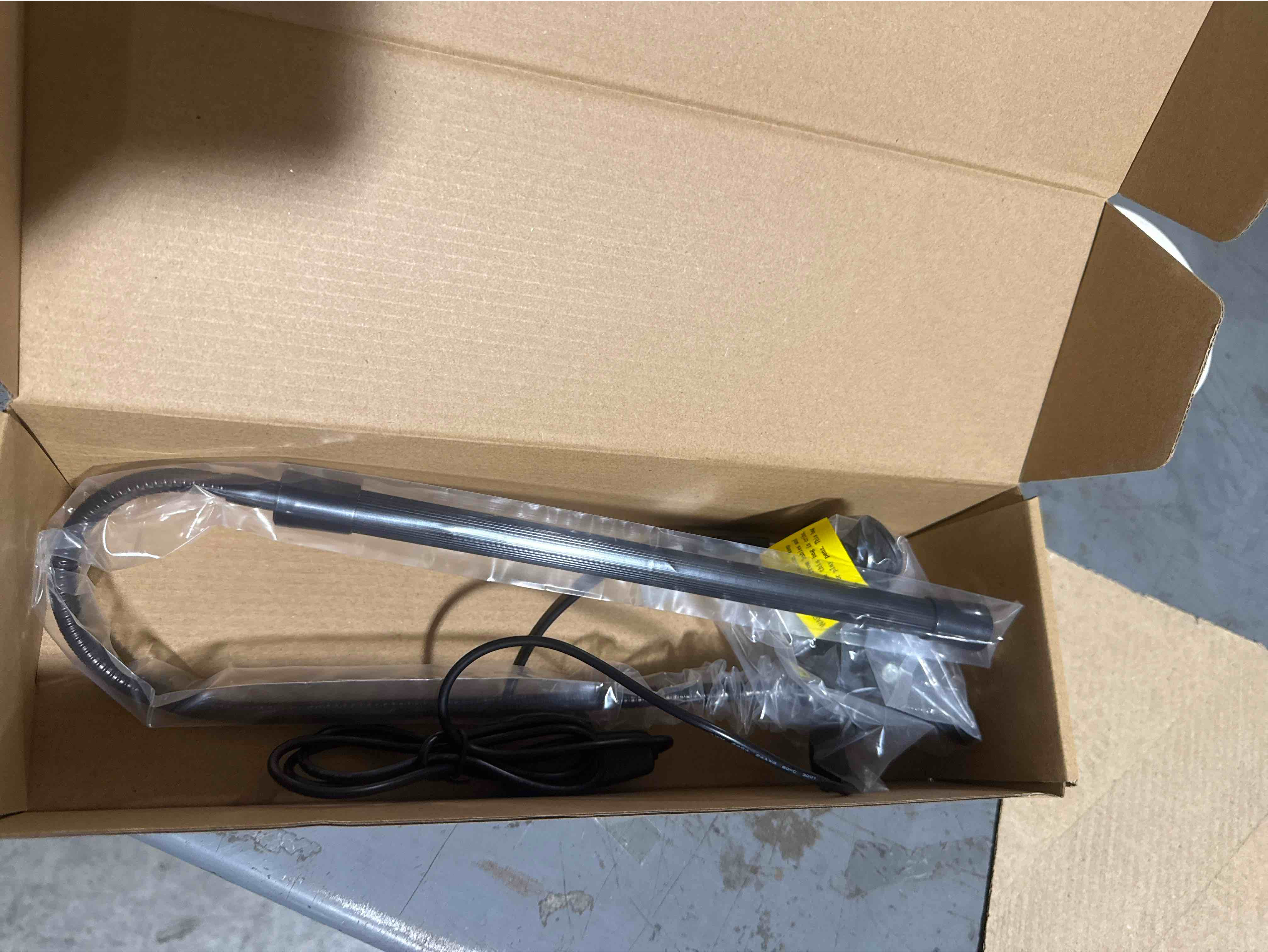 Condition photo showing New/Like New for ipower led grow lights with full spectrum plant growing lamp for indoor plant, 3 modes timing function, 1 tubes, white
