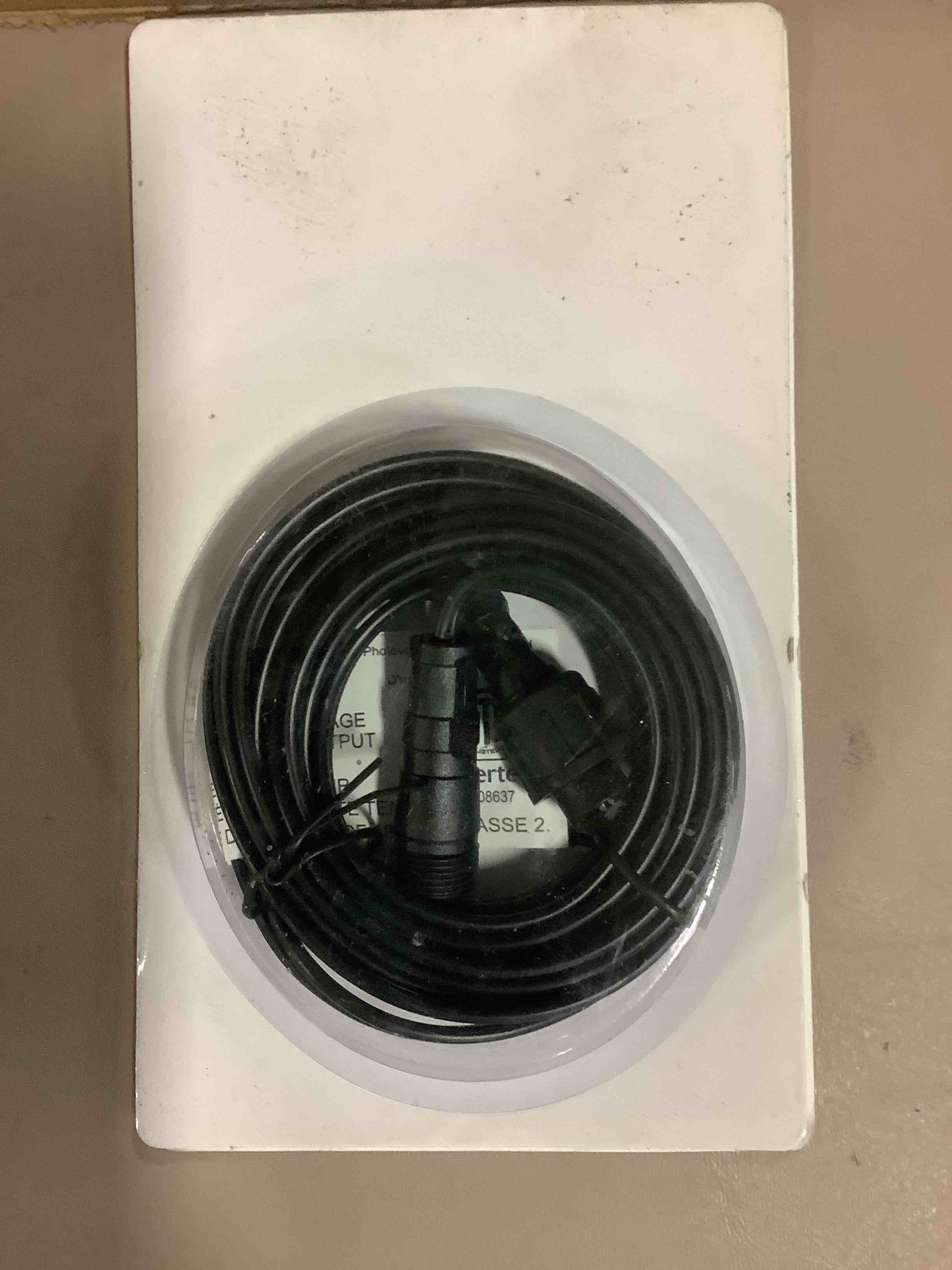 https://s3.amazonaws.com/lotting-images-prod/840623109199_1638478284413.jpeg