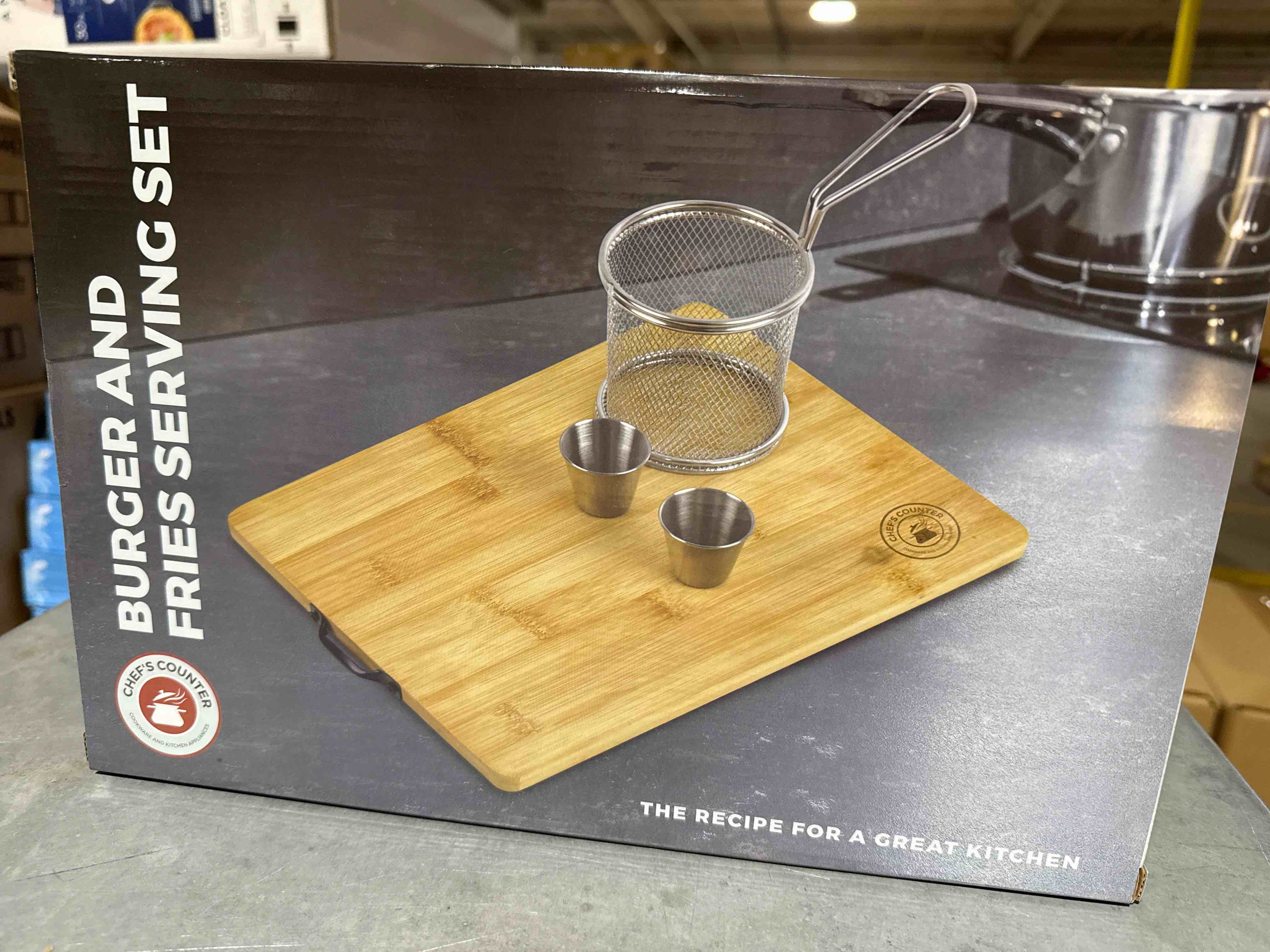 Condition photo showing Brand New for burger & fries serving set 