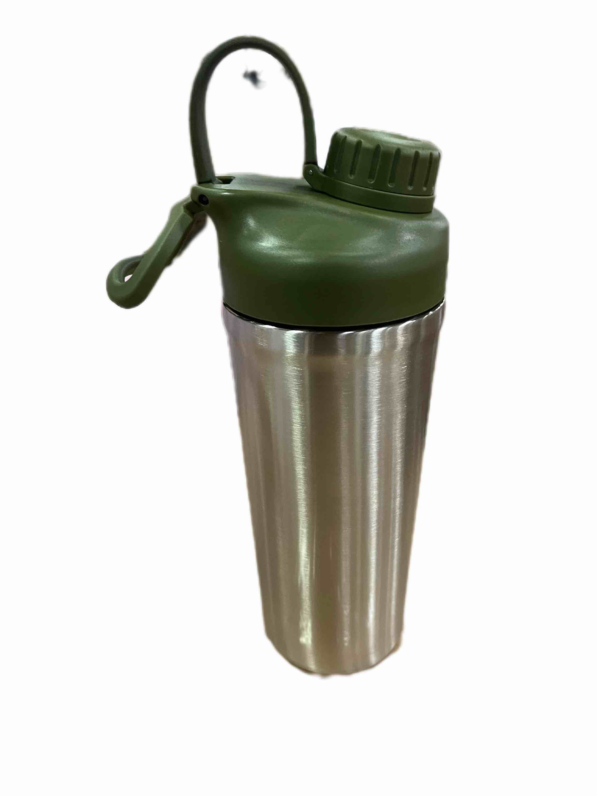 Earthmade Protein Shaker Bottle Stainless Steel, 28 oz Insulated Shaker Bottles for Protein Mixes Keeps COLD for 30 hours, ADDED 2 Extra Ring Guards/Leakproof