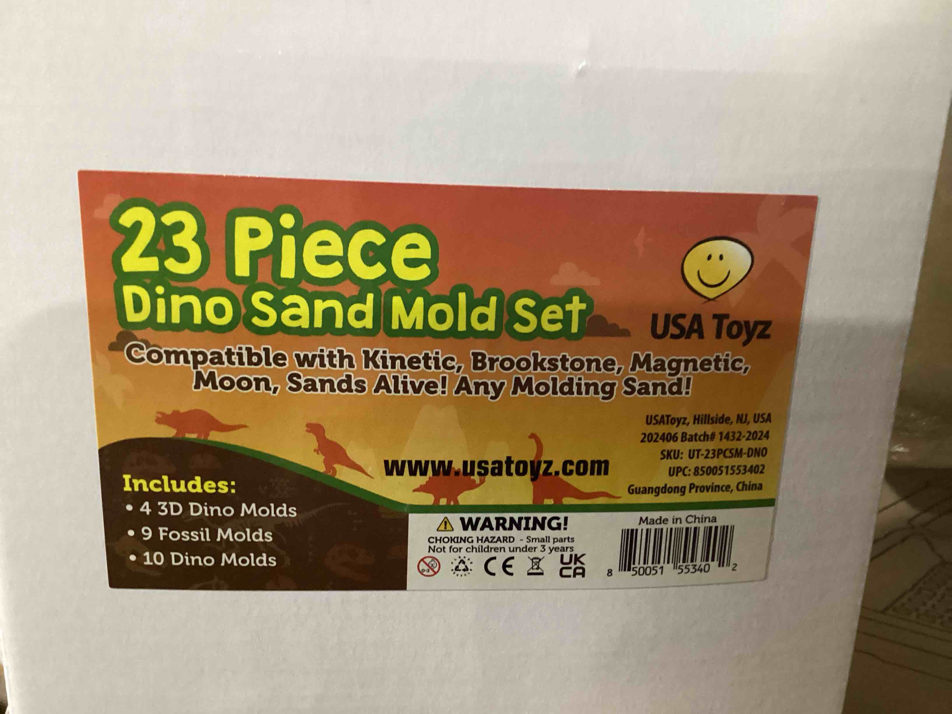 23 Piece Dino Sand Mold Set