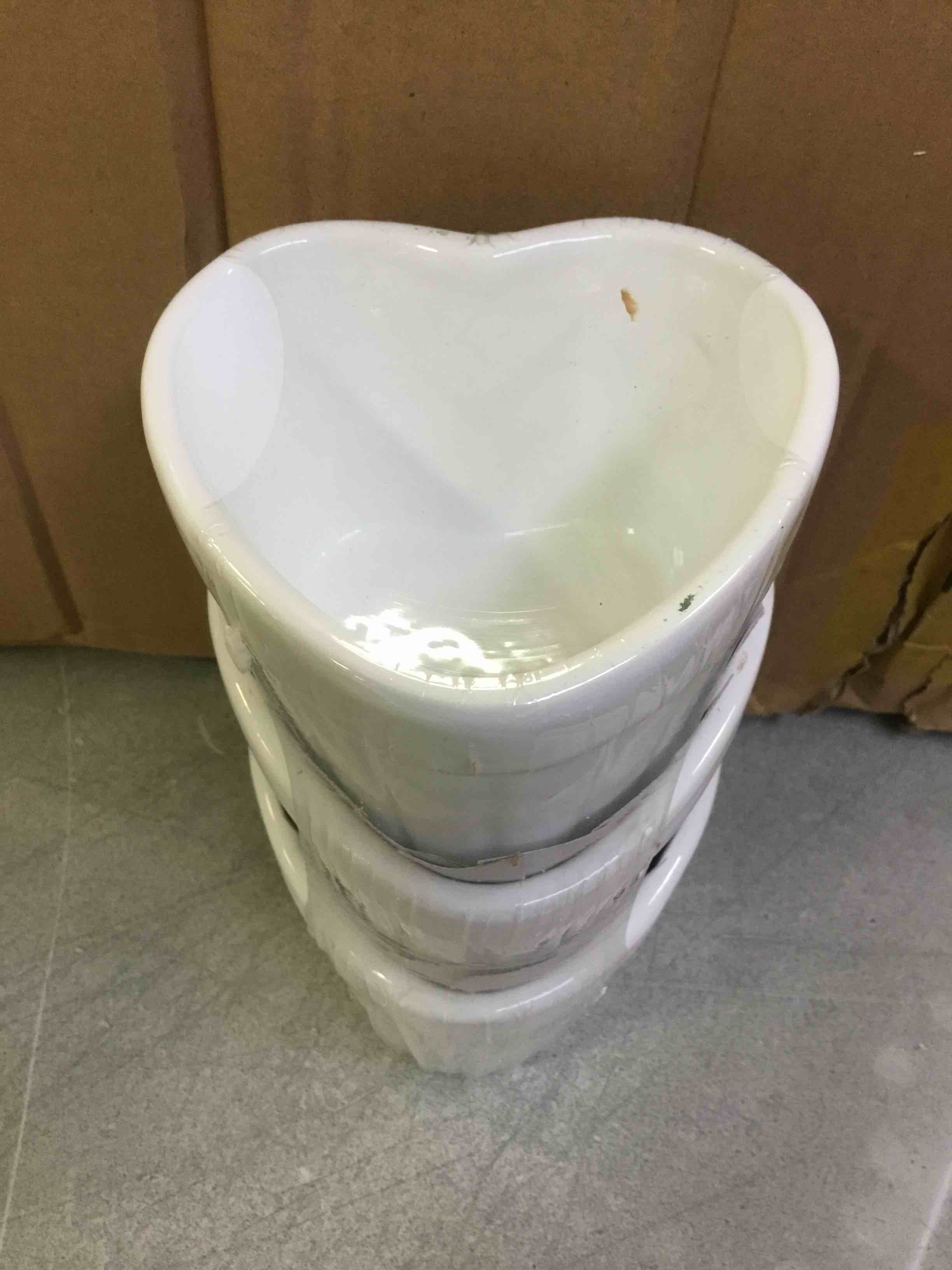 Ceramic Heart Ramekins, 3 Count White