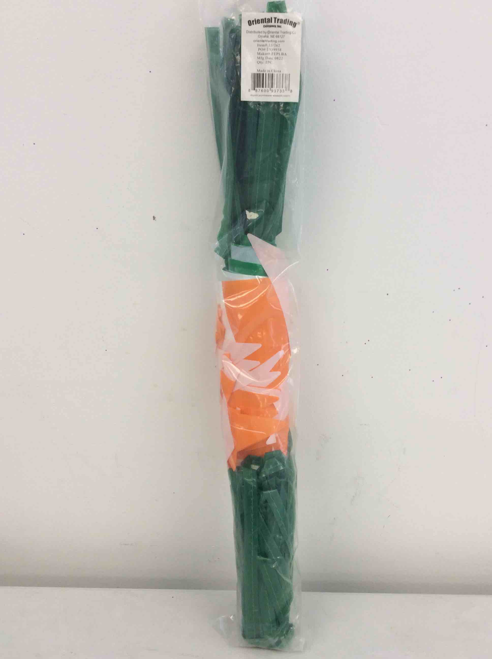 Condition photo showing New/Like New for irish flag pennant banner - 100 feet - ireland and st. patrick's day hanging party decor