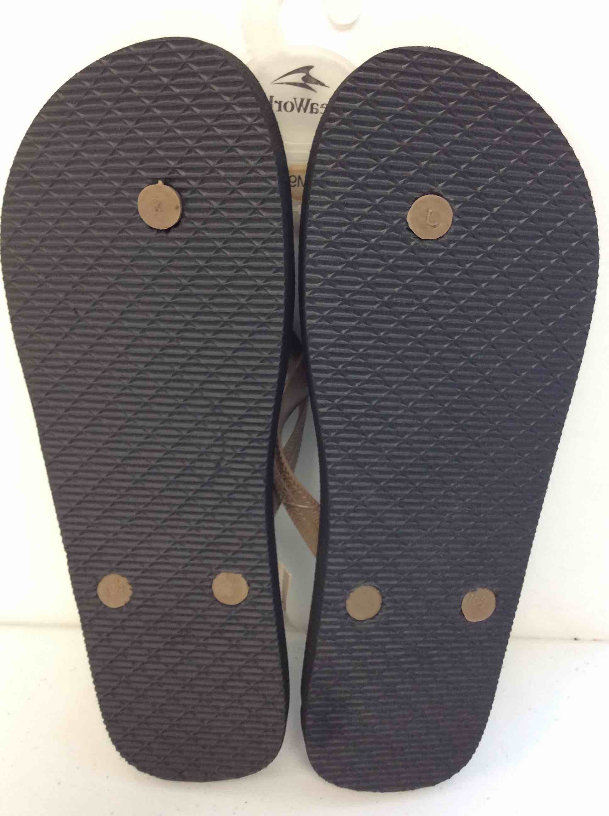 Condition photo showing New/Like New for sea world black fin flip flops size men’s 9