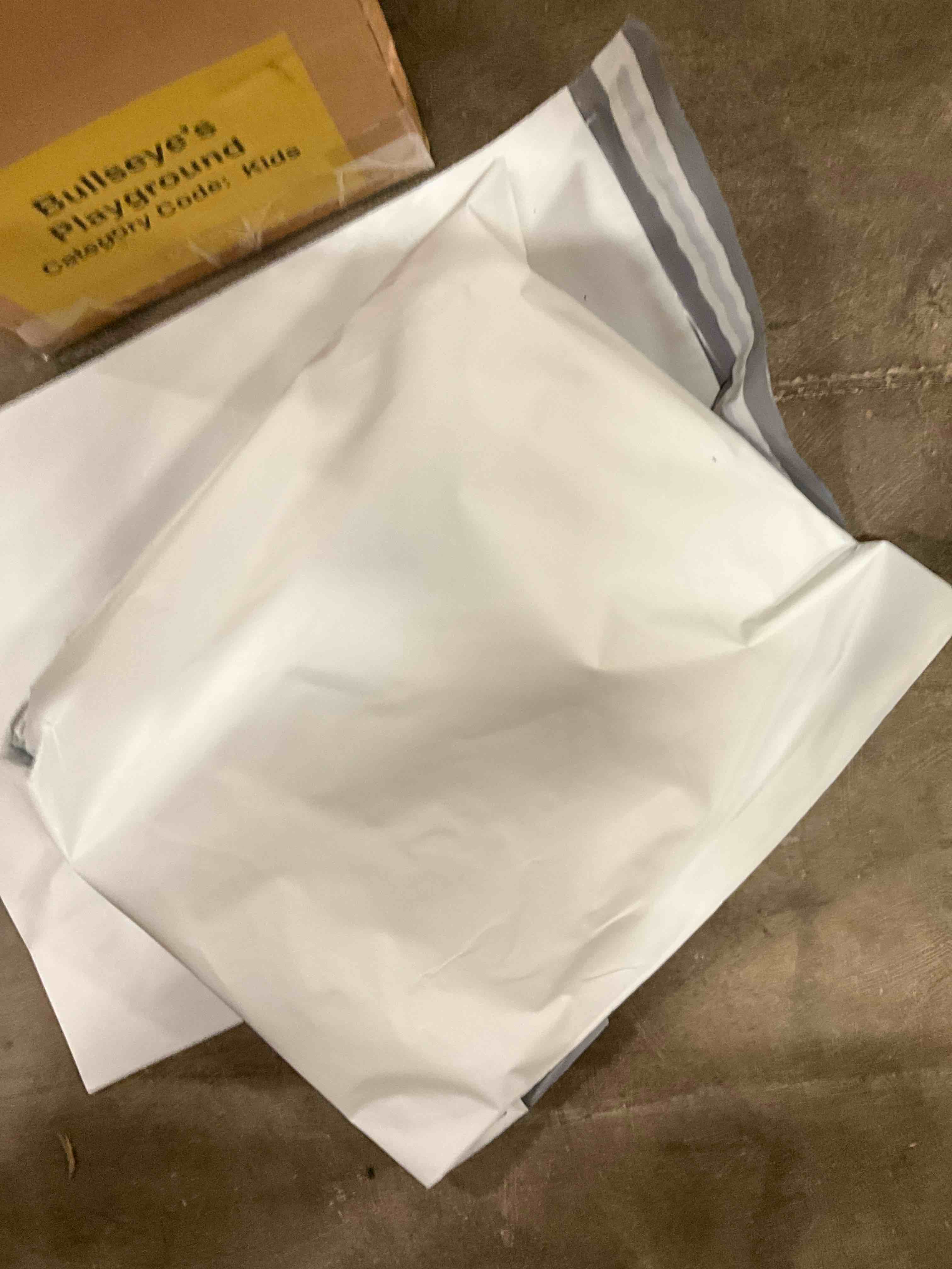 https://s3.amazonaws.com/lotting-images-prod/9781690278214_1751042886425.jpeg