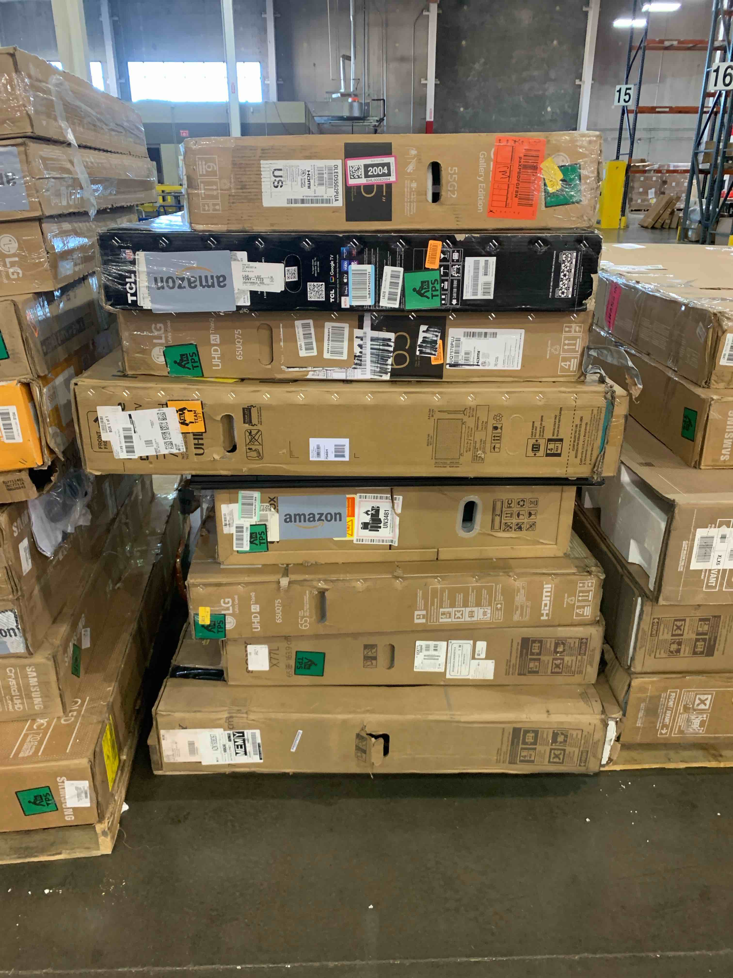 https://s3.amazonaws.com/lotting-images-prod/BargainHunt/BHL00082004_1707918962169.jpeg