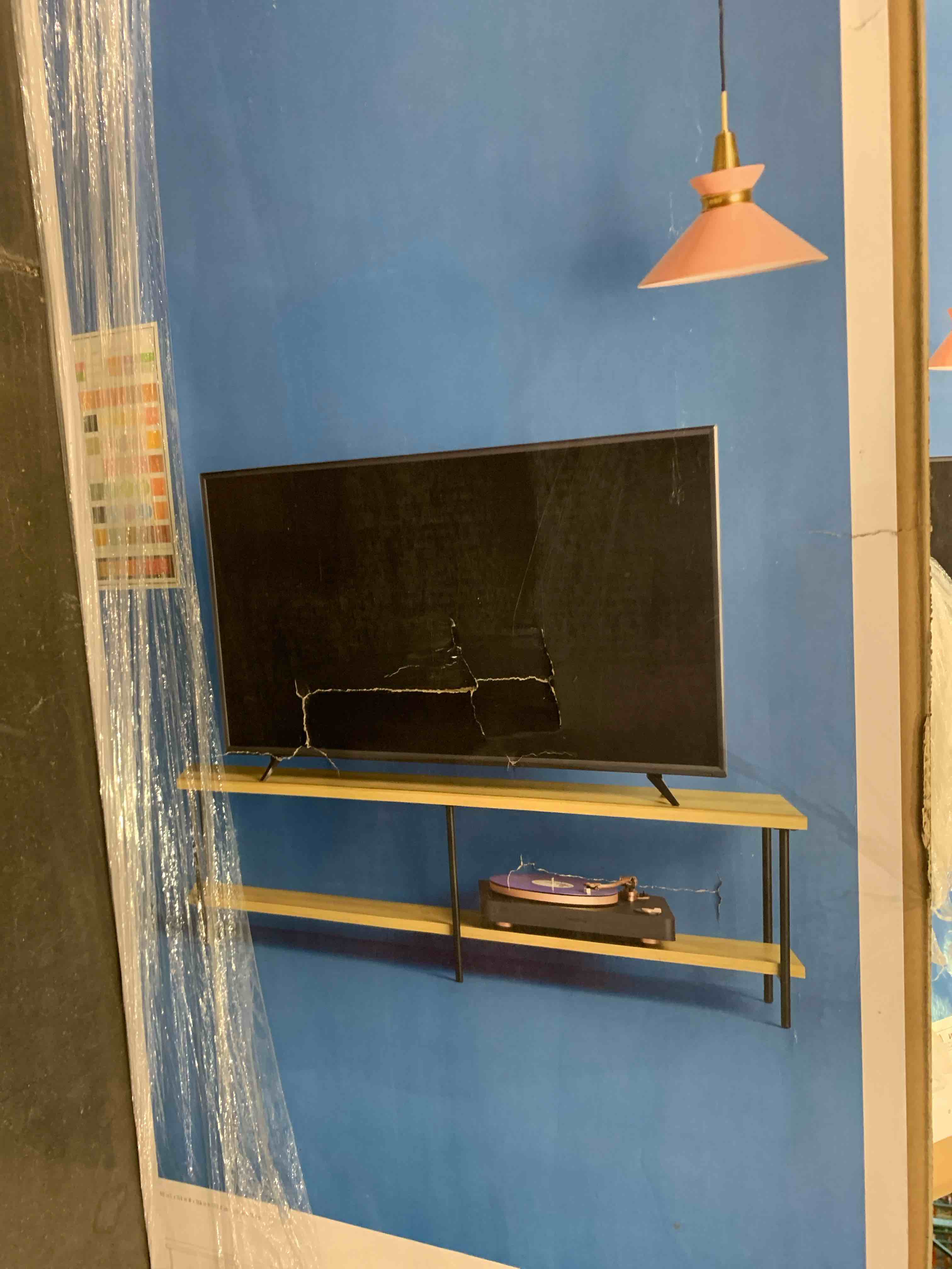 https://s3.amazonaws.com/lotting-images-prod/BargainHunt/BHL00082009_1707922686412.jpeg