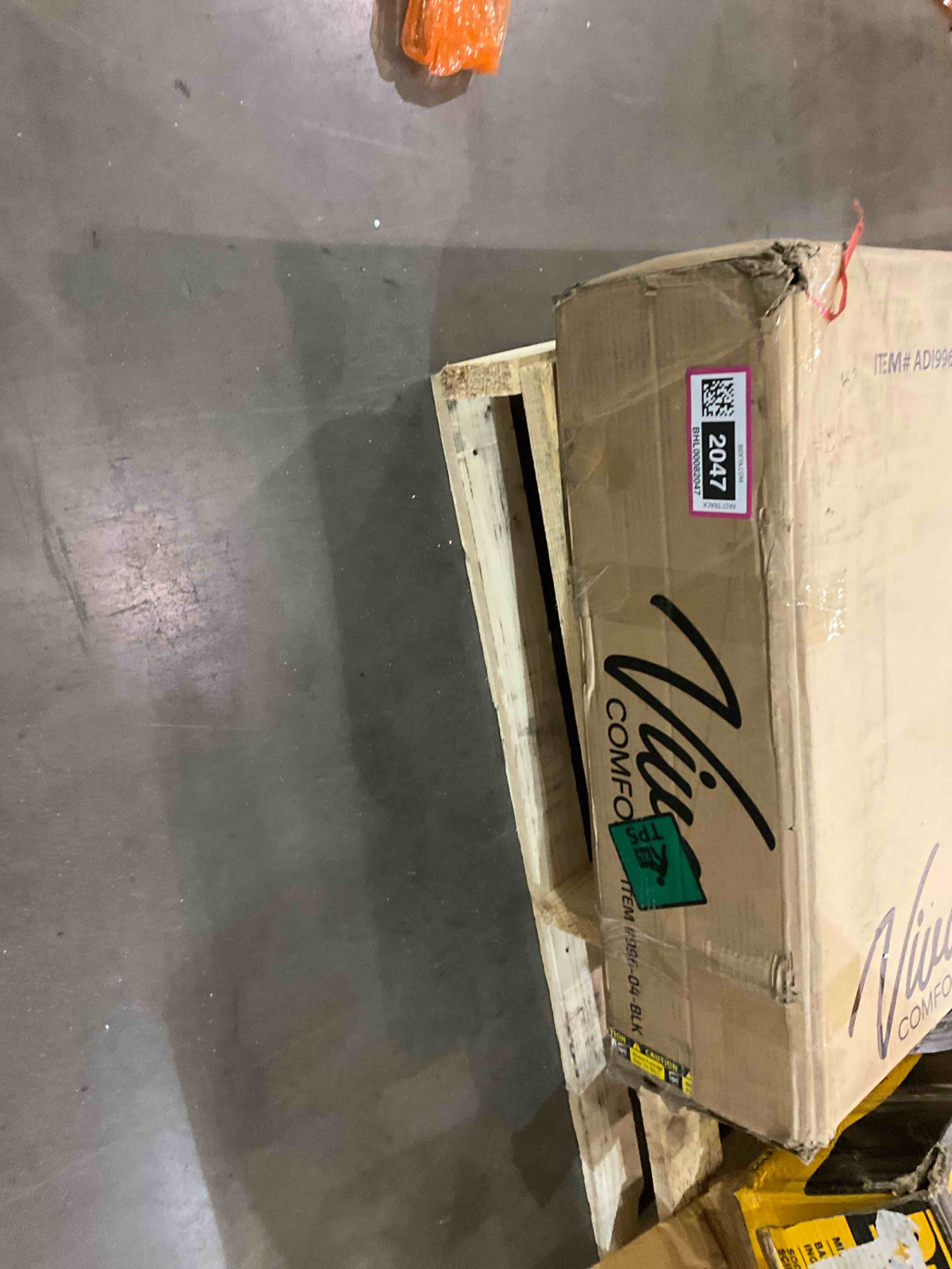 https://s3.amazonaws.com/lotting-images-prod/BargainHunt/BHL00082047_1708089172439.jpeg
