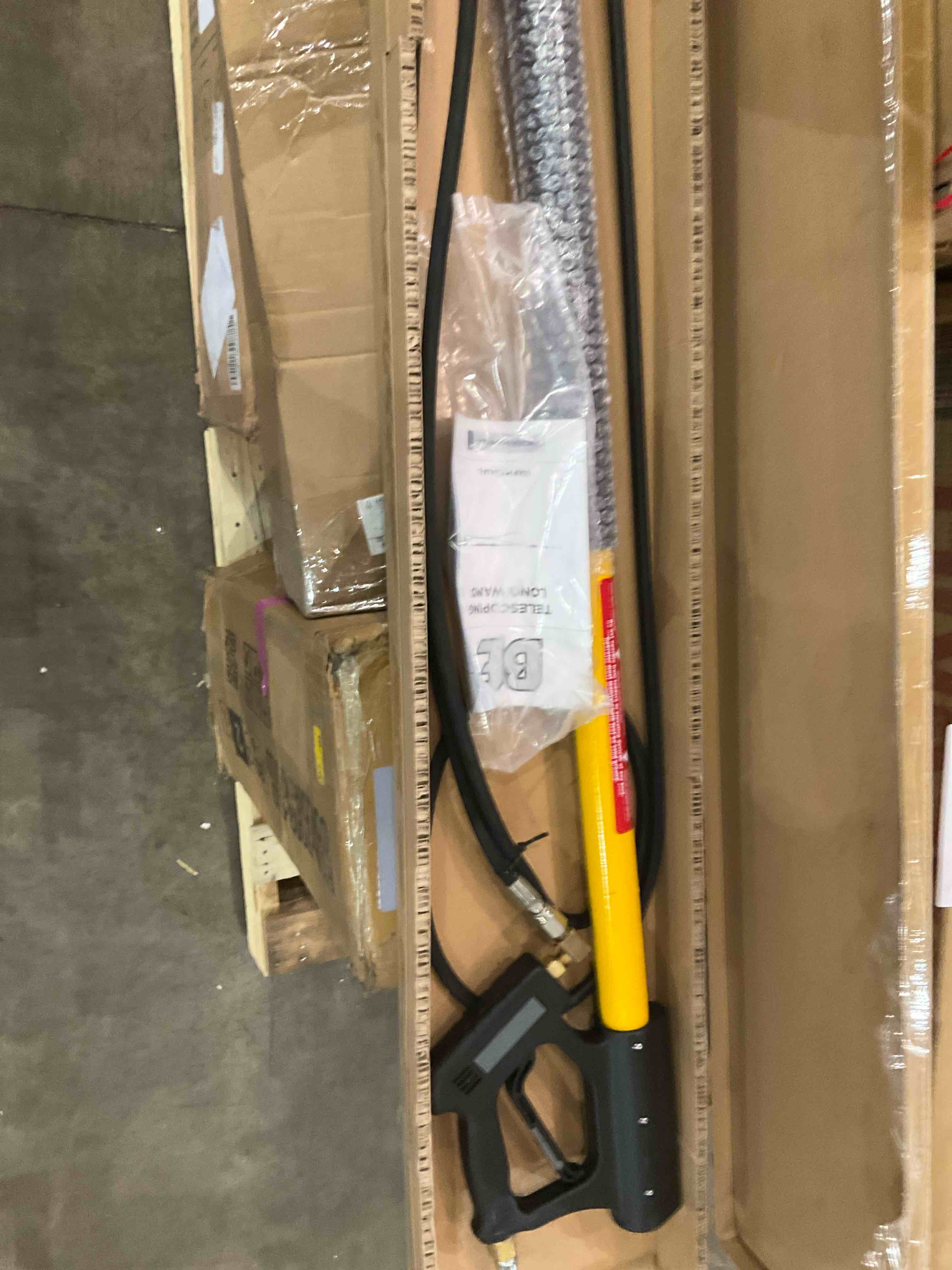 https://s3.amazonaws.com/lotting-images-prod/BargainHunt/BHL00082050_1708090165614.jpeg