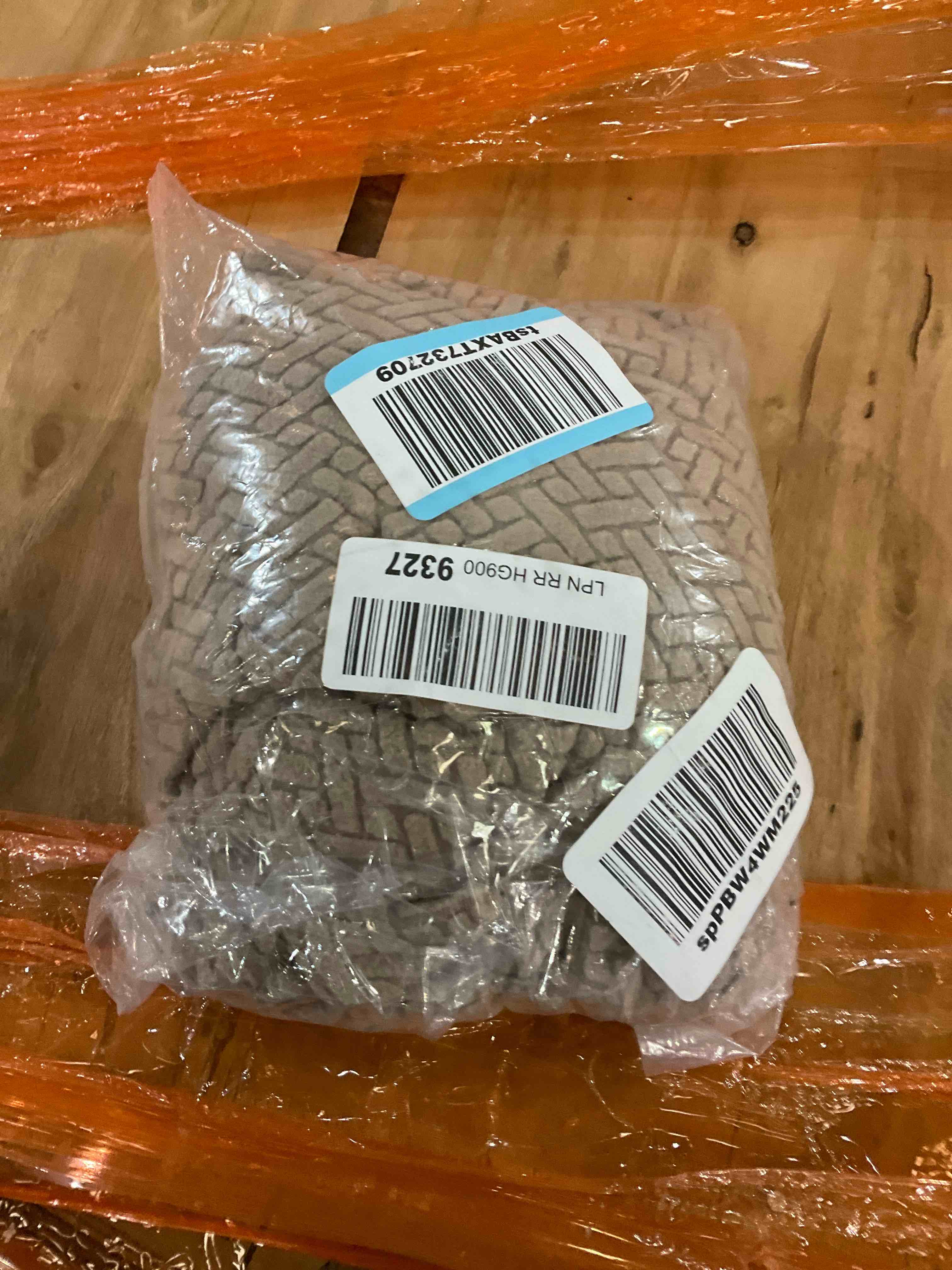 https://s3.amazonaws.com/lotting-images-prod/BargainHunt/BHL00082078_1708101216324.jpeg