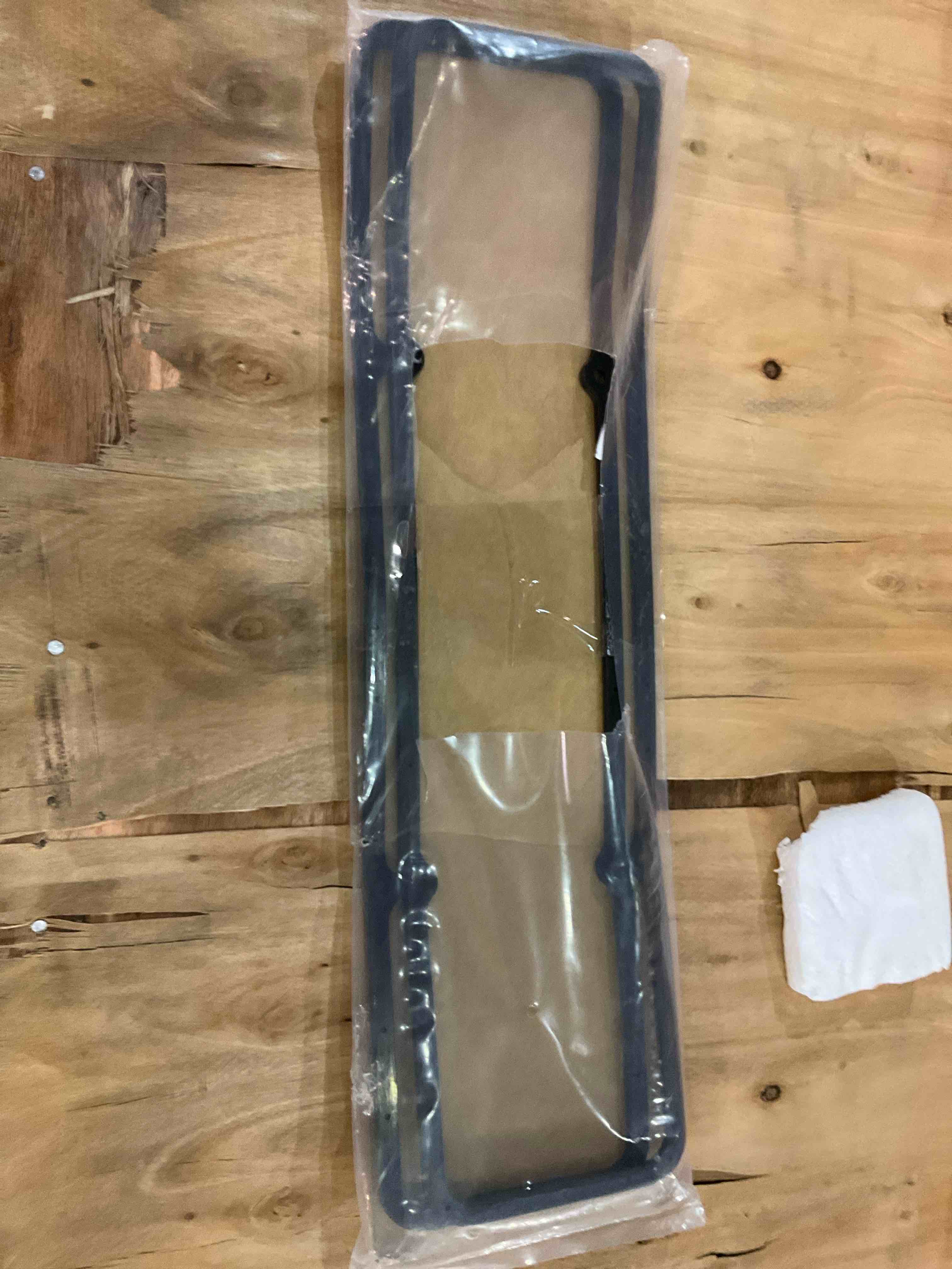 https://s3.amazonaws.com/lotting-images-prod/BargainHunt/BHL00082136_1708345804830.jpeg
