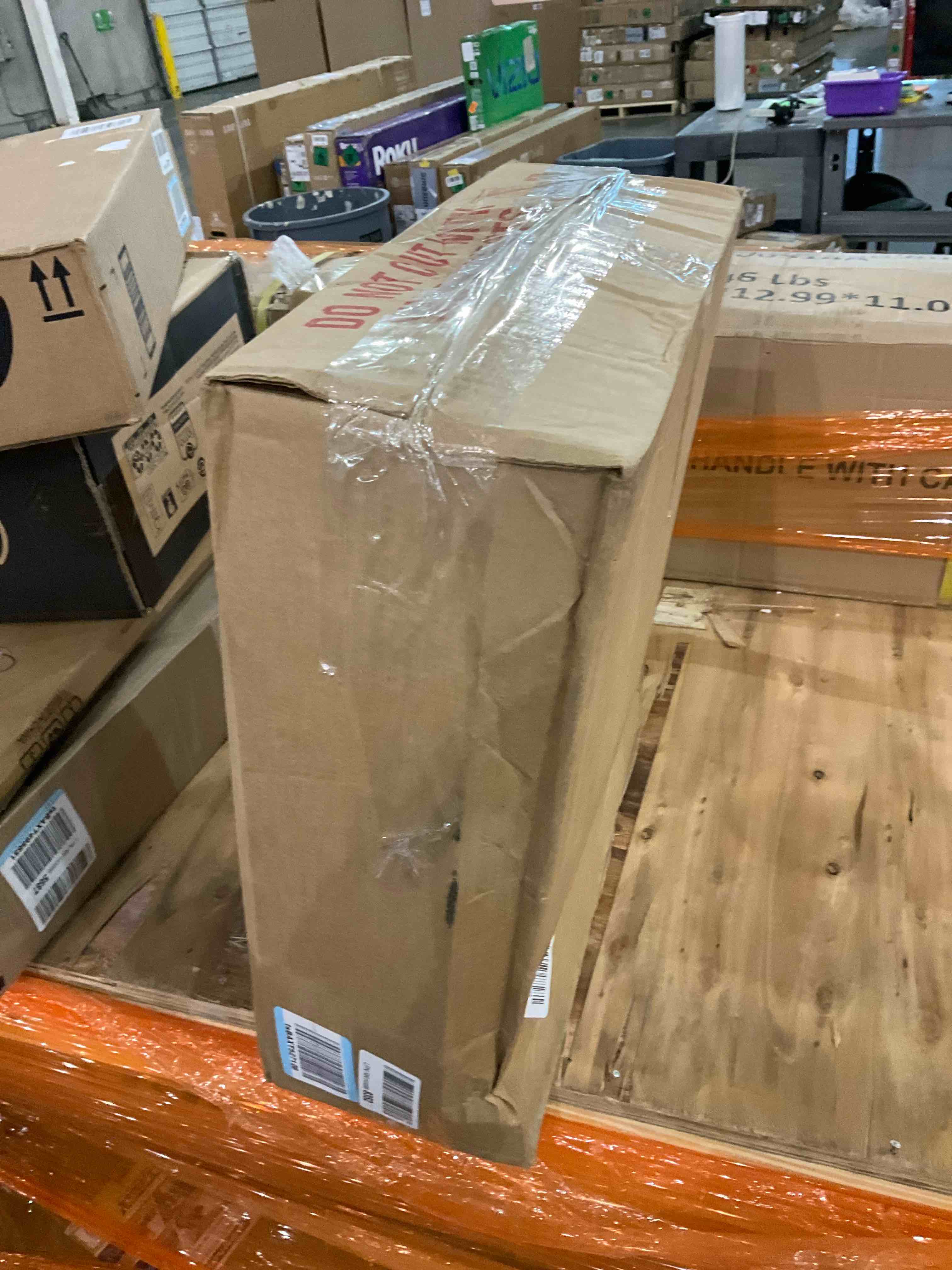 https://s3.amazonaws.com/lotting-images-prod/BargainHunt/BHL00082145_1708347890056.jpeg