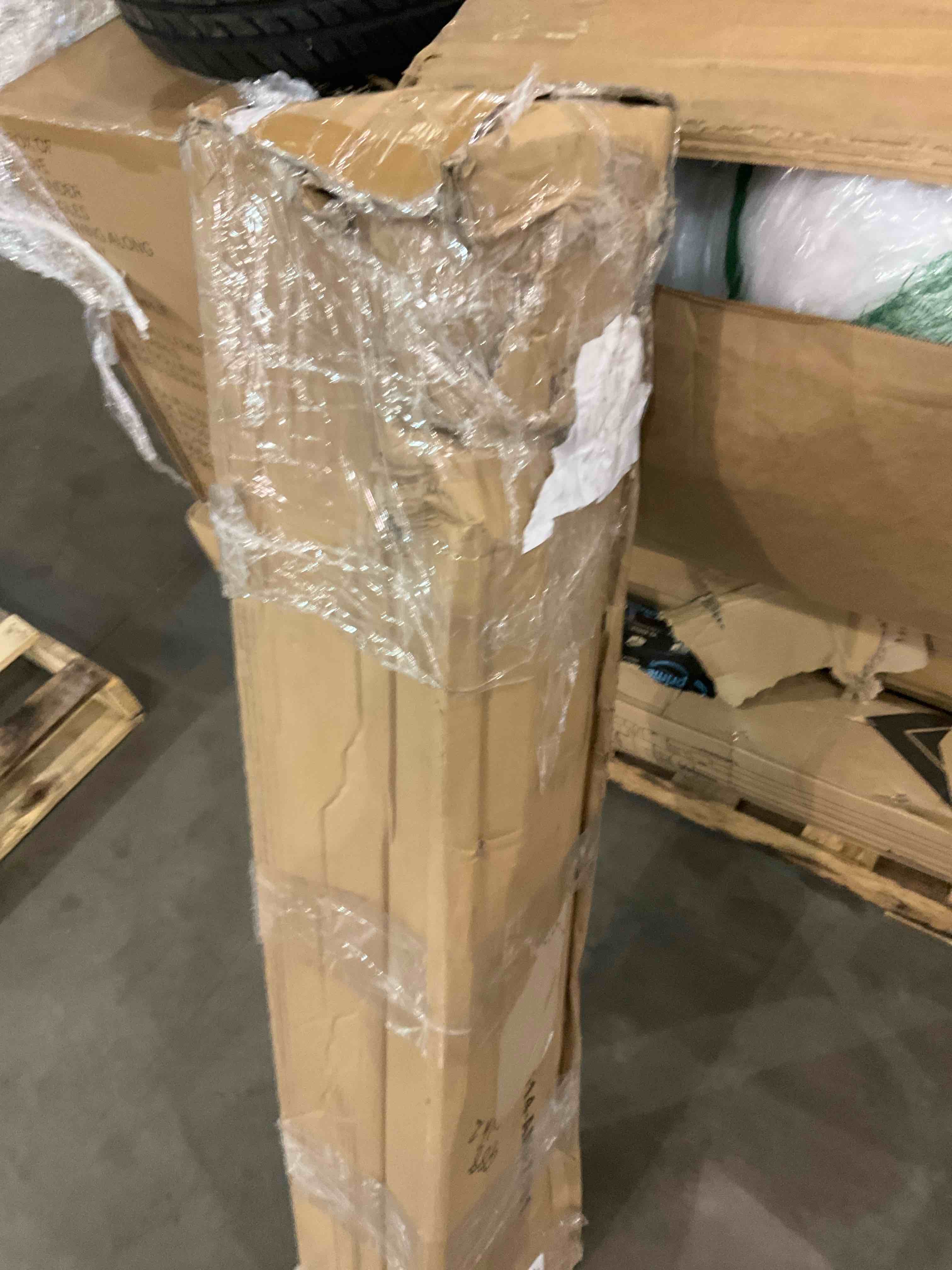 https://s3.amazonaws.com/lotting-images-prod/BargainHunt/BHL00082150_1708348773870.jpeg