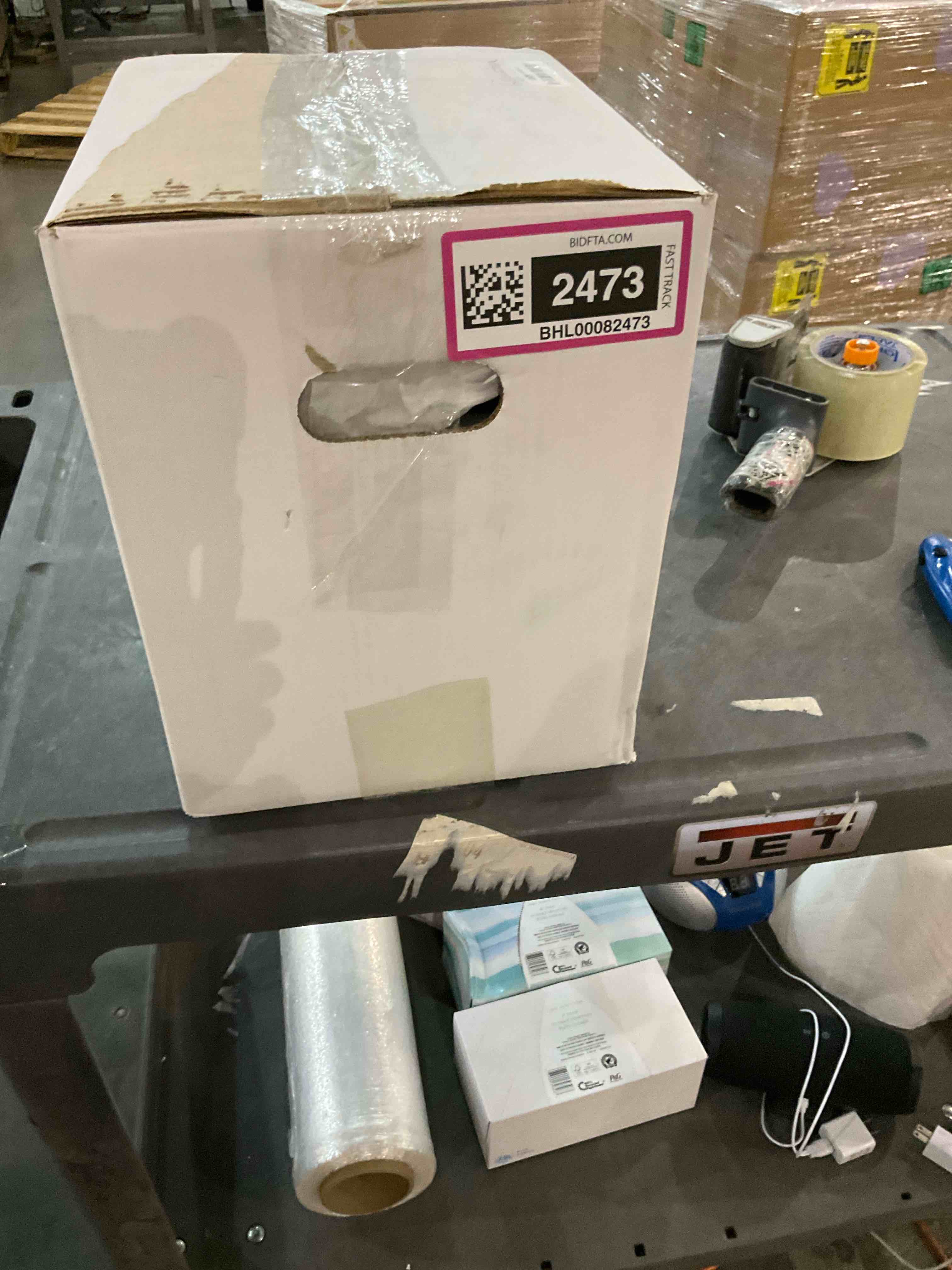 https://s3.amazonaws.com/lotting-images-prod/BargainHunt/BHL00082473_1709123641211.jpeg