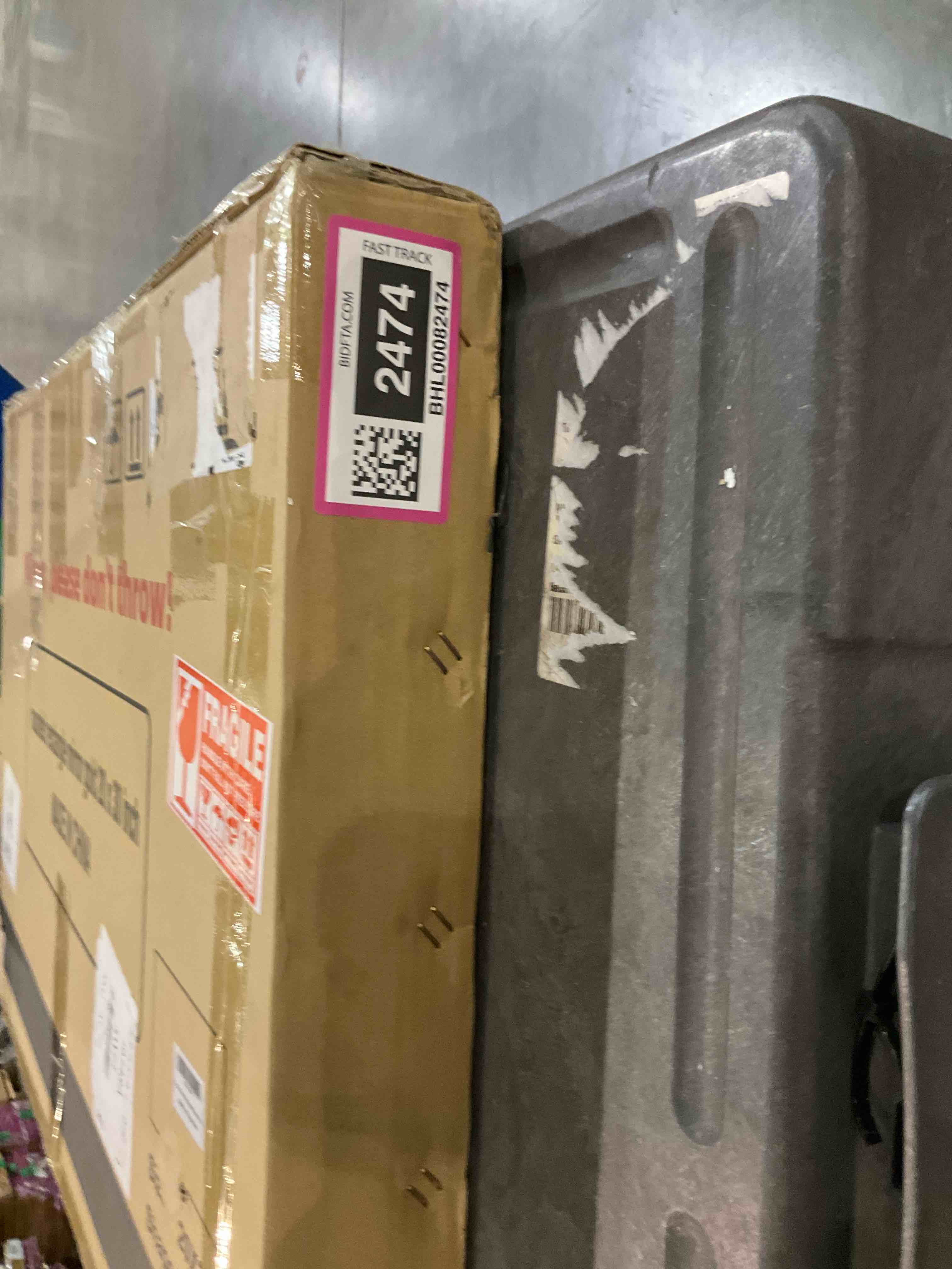 https://s3.amazonaws.com/lotting-images-prod/BargainHunt/BHL00082474_1709124091543.jpeg