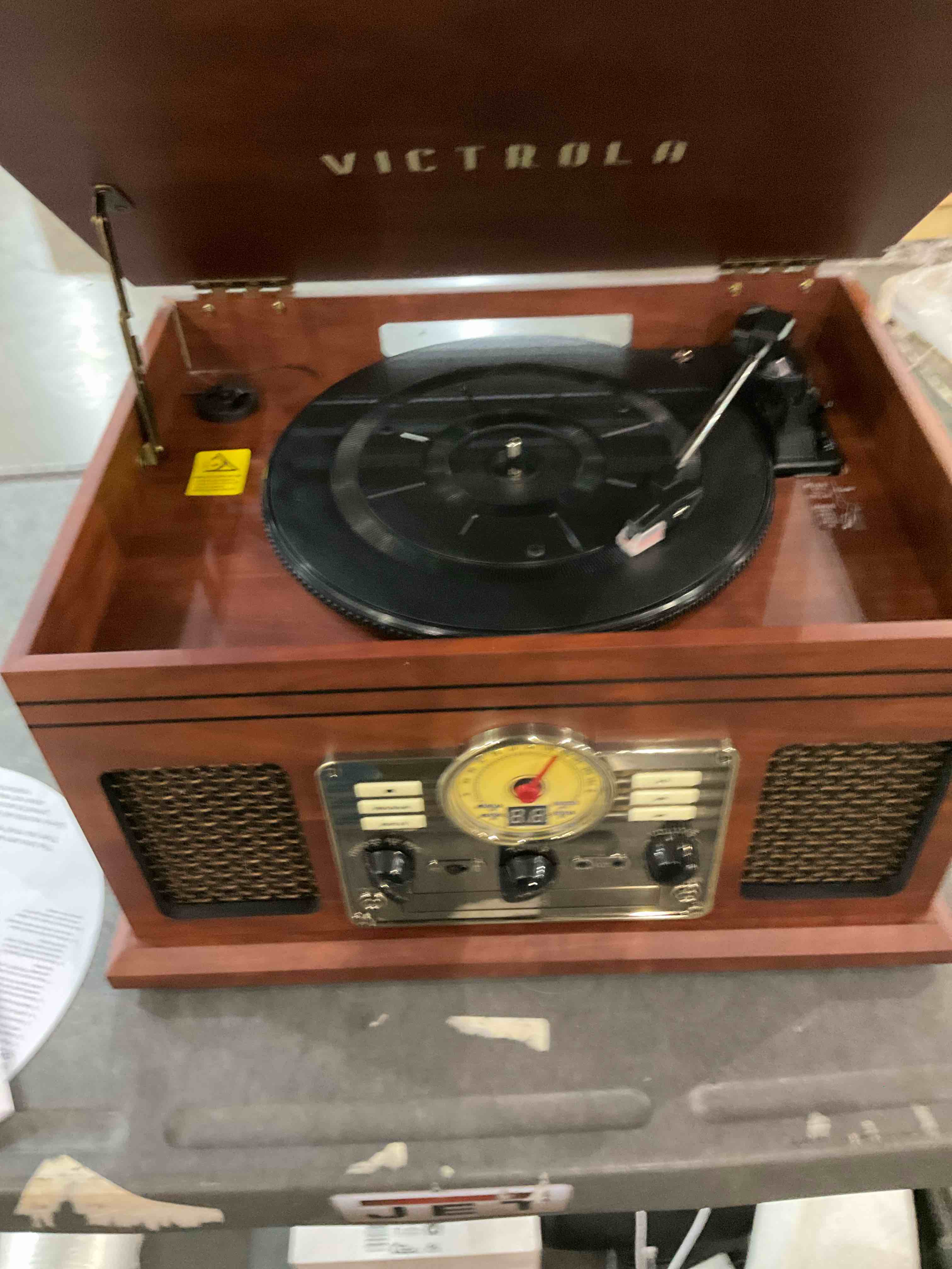 https://s3.amazonaws.com/lotting-images-prod/BargainHunt/BHL00082479_1709124844608.jpeg