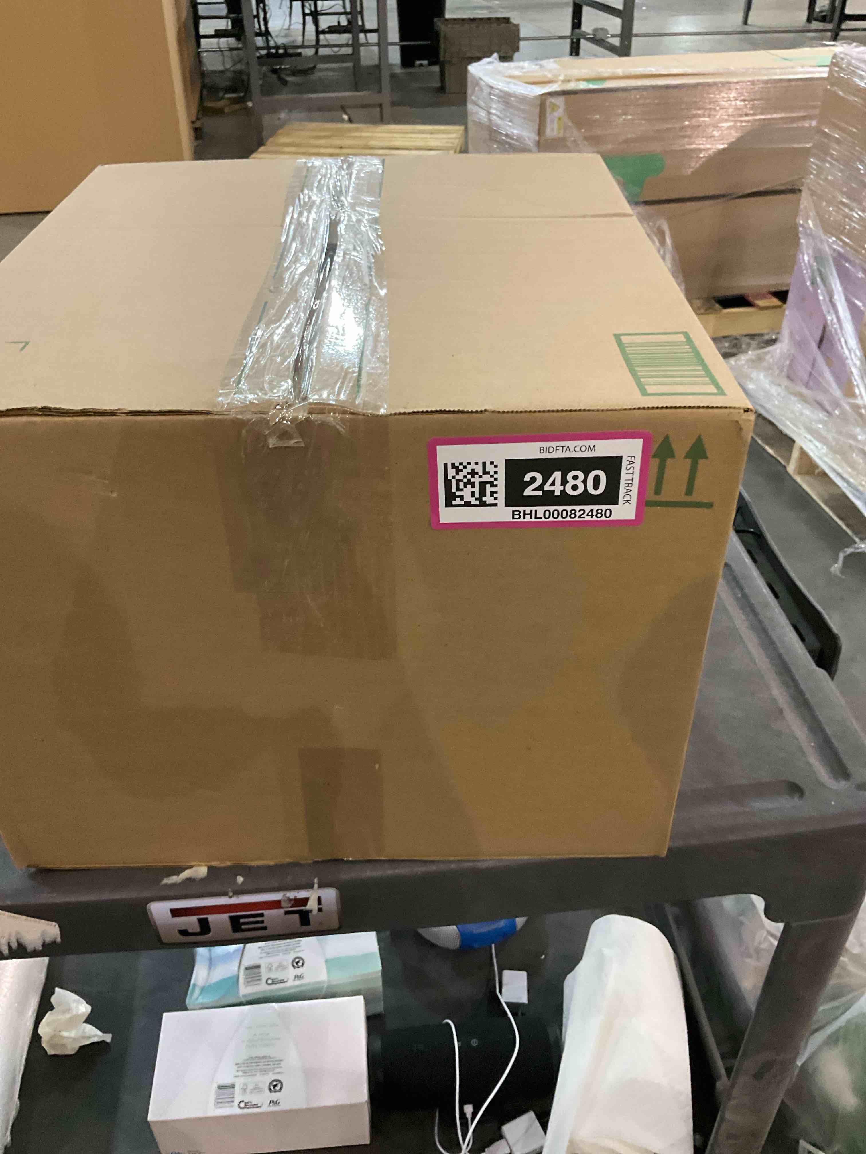 https://s3.amazonaws.com/lotting-images-prod/BargainHunt/BHL00082480_1709125068762.jpeg