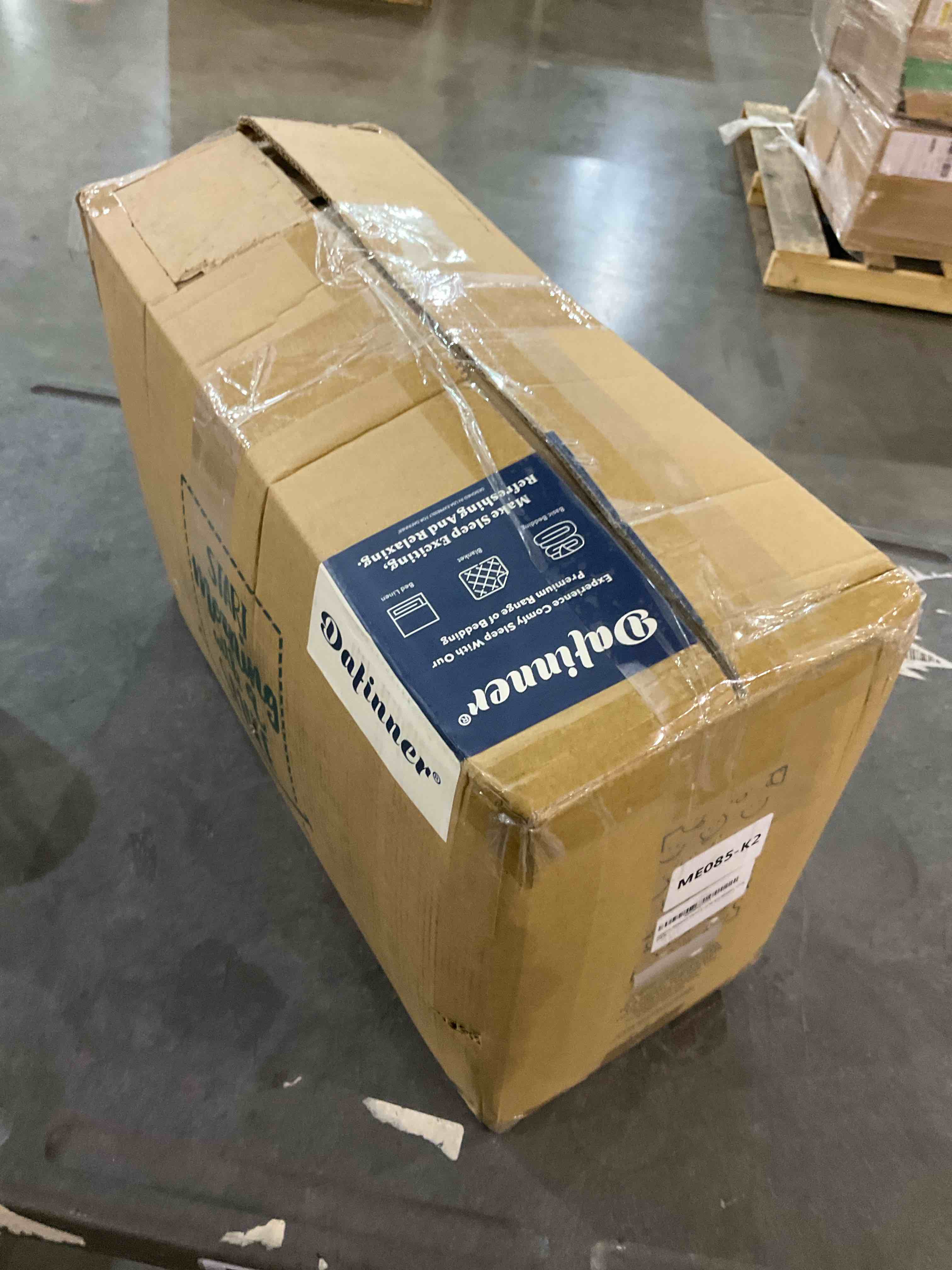 https://s3.amazonaws.com/lotting-images-prod/BargainHunt/BHL00082482_1709125365140.jpeg