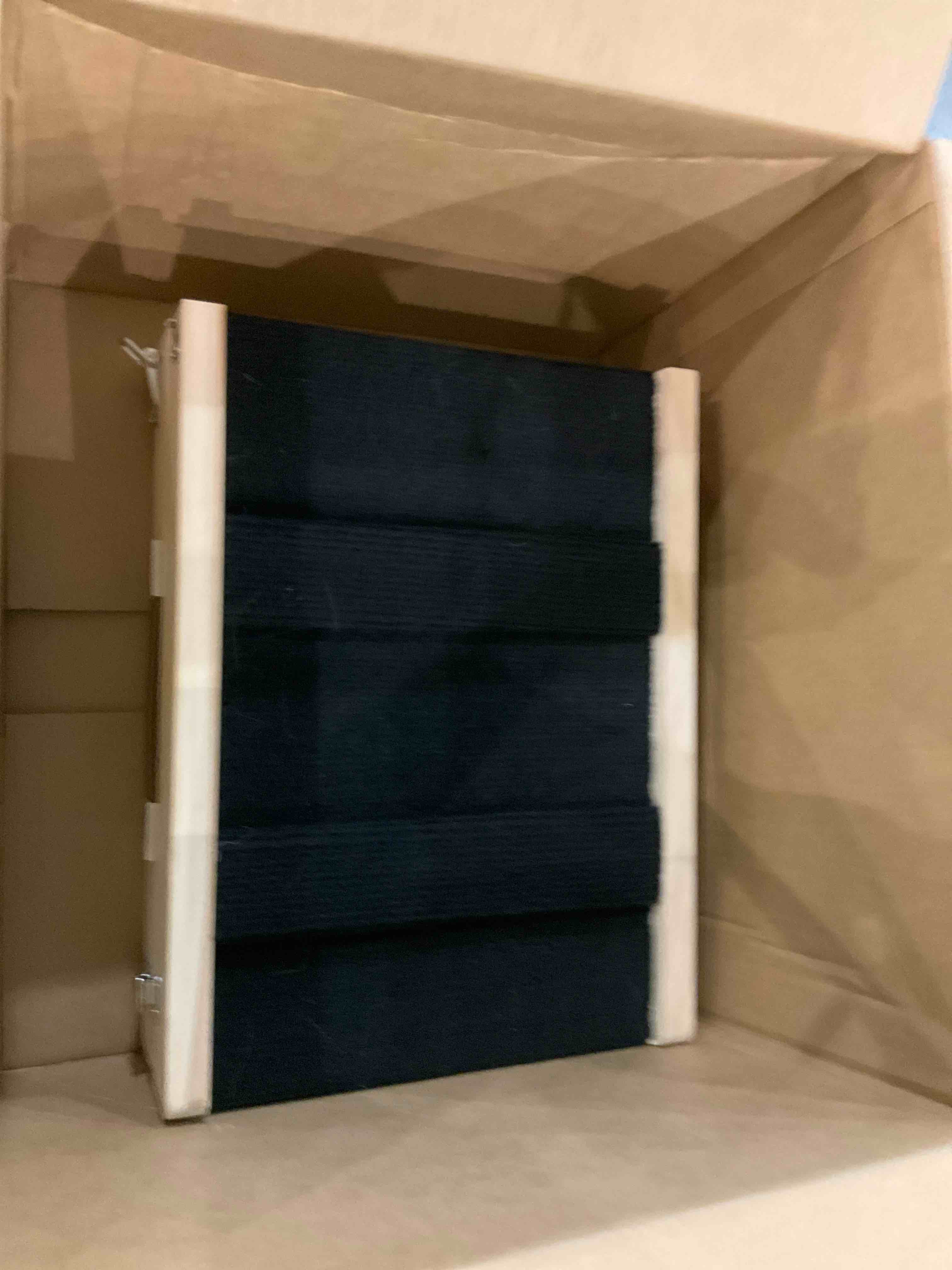 https://s3.amazonaws.com/lotting-images-prod/BargainHunt/BHL00082483_1709125494295.jpeg