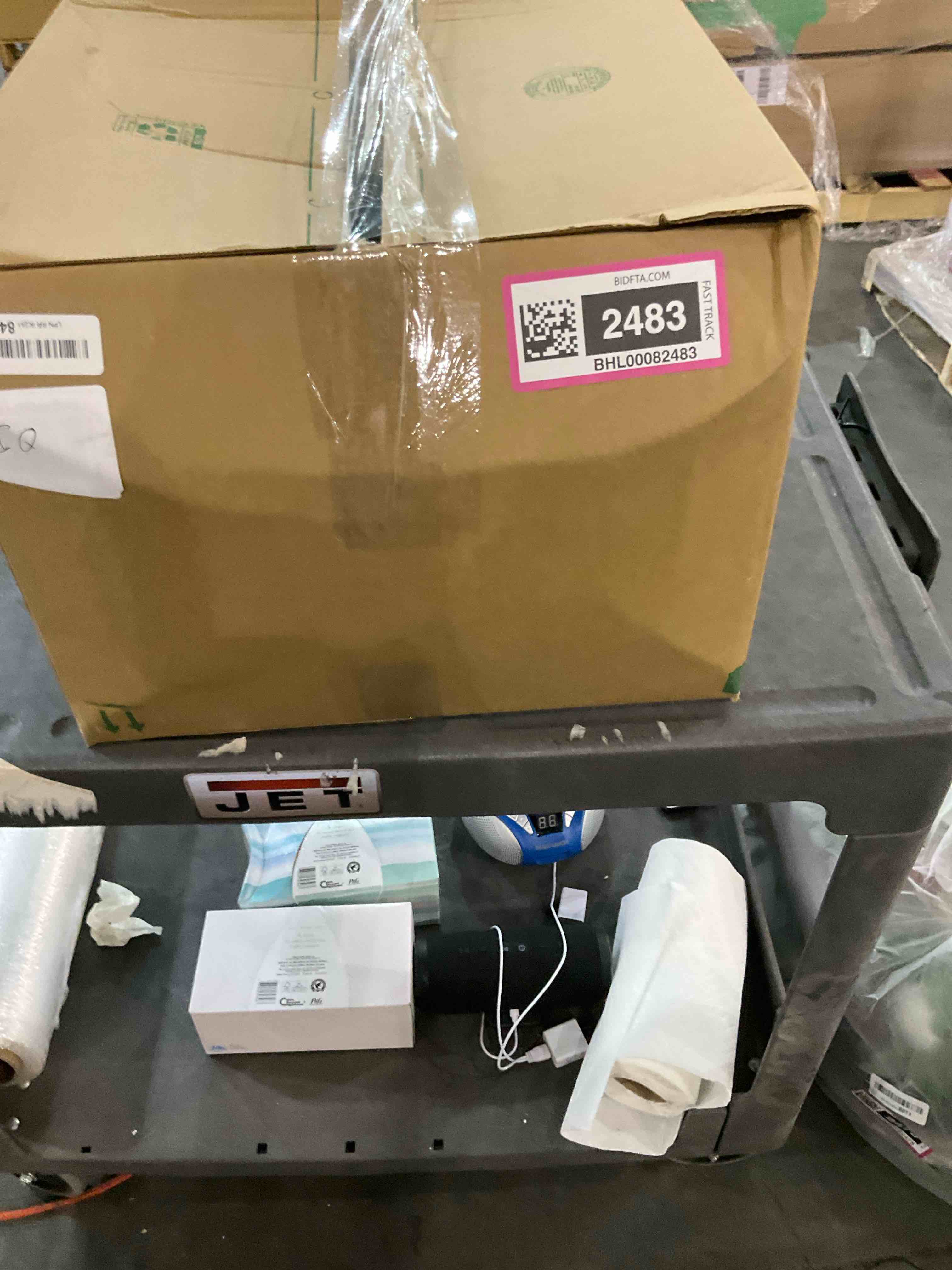 https://s3.amazonaws.com/lotting-images-prod/BargainHunt/BHL00082483_1709125530161.jpeg