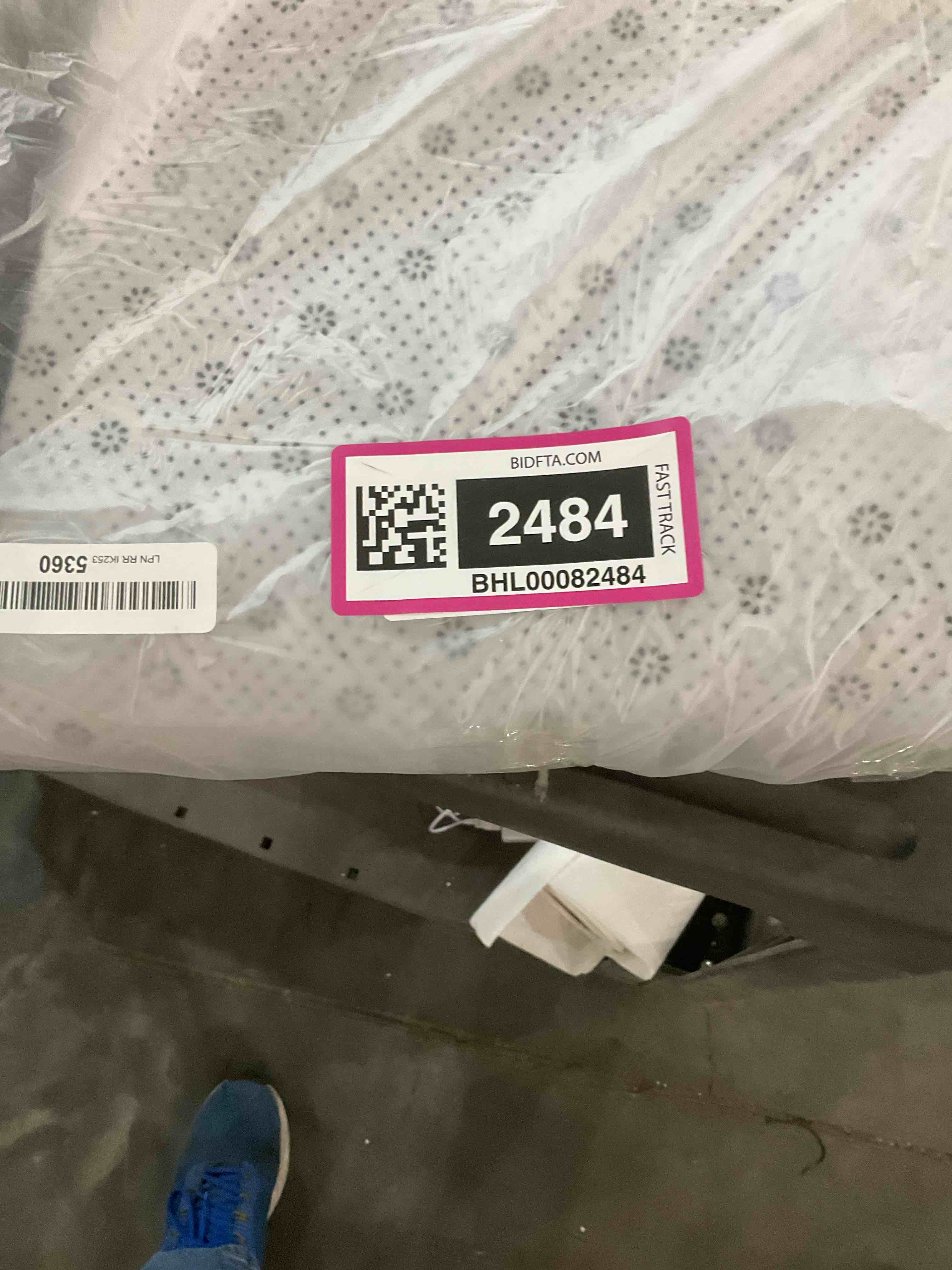 https://s3.amazonaws.com/lotting-images-prod/BargainHunt/BHL00082484_1709126124447.jpeg