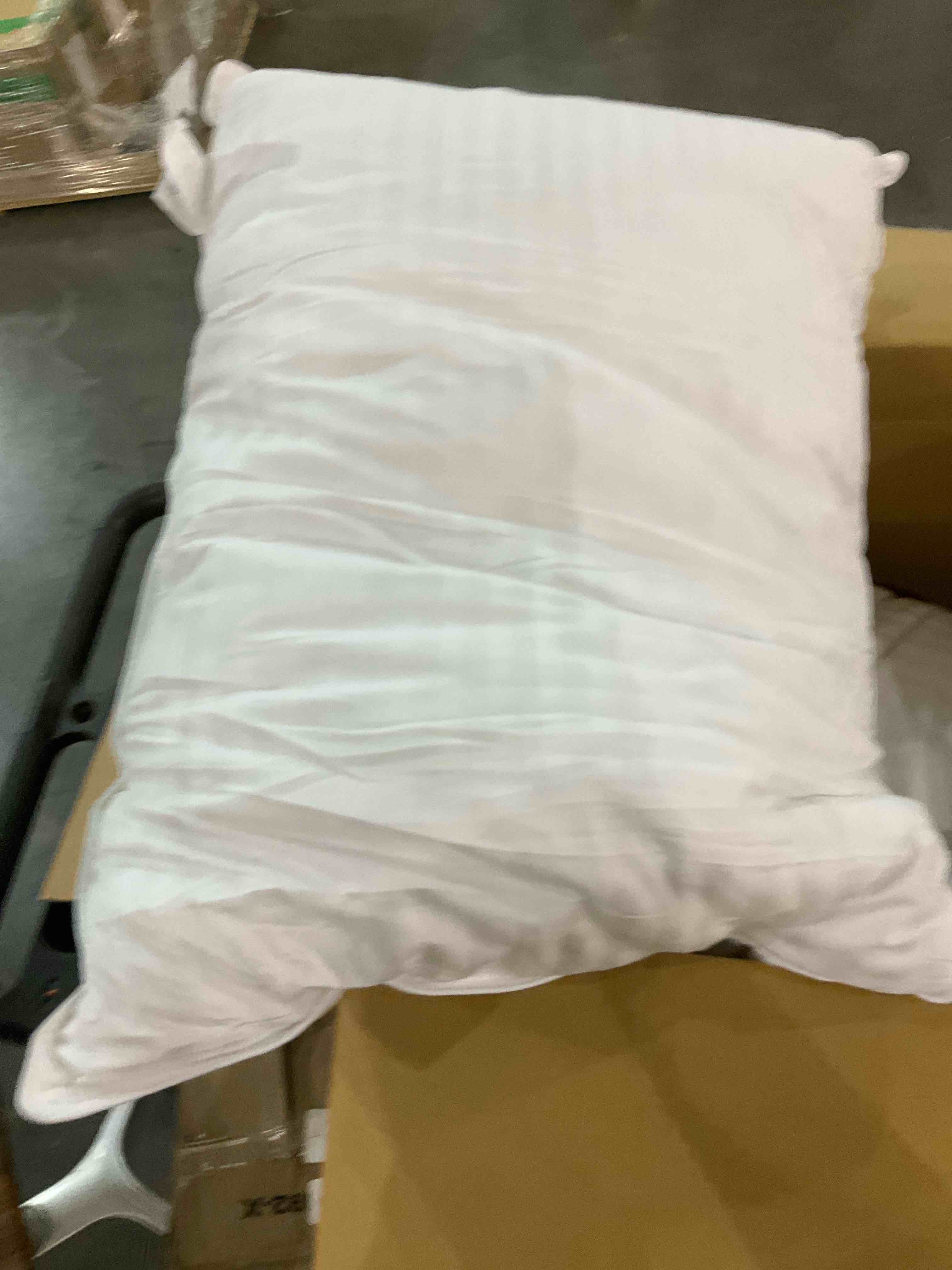 https://s3.amazonaws.com/lotting-images-prod/BargainHunt/BHL00082491_1709127543319.jpeg