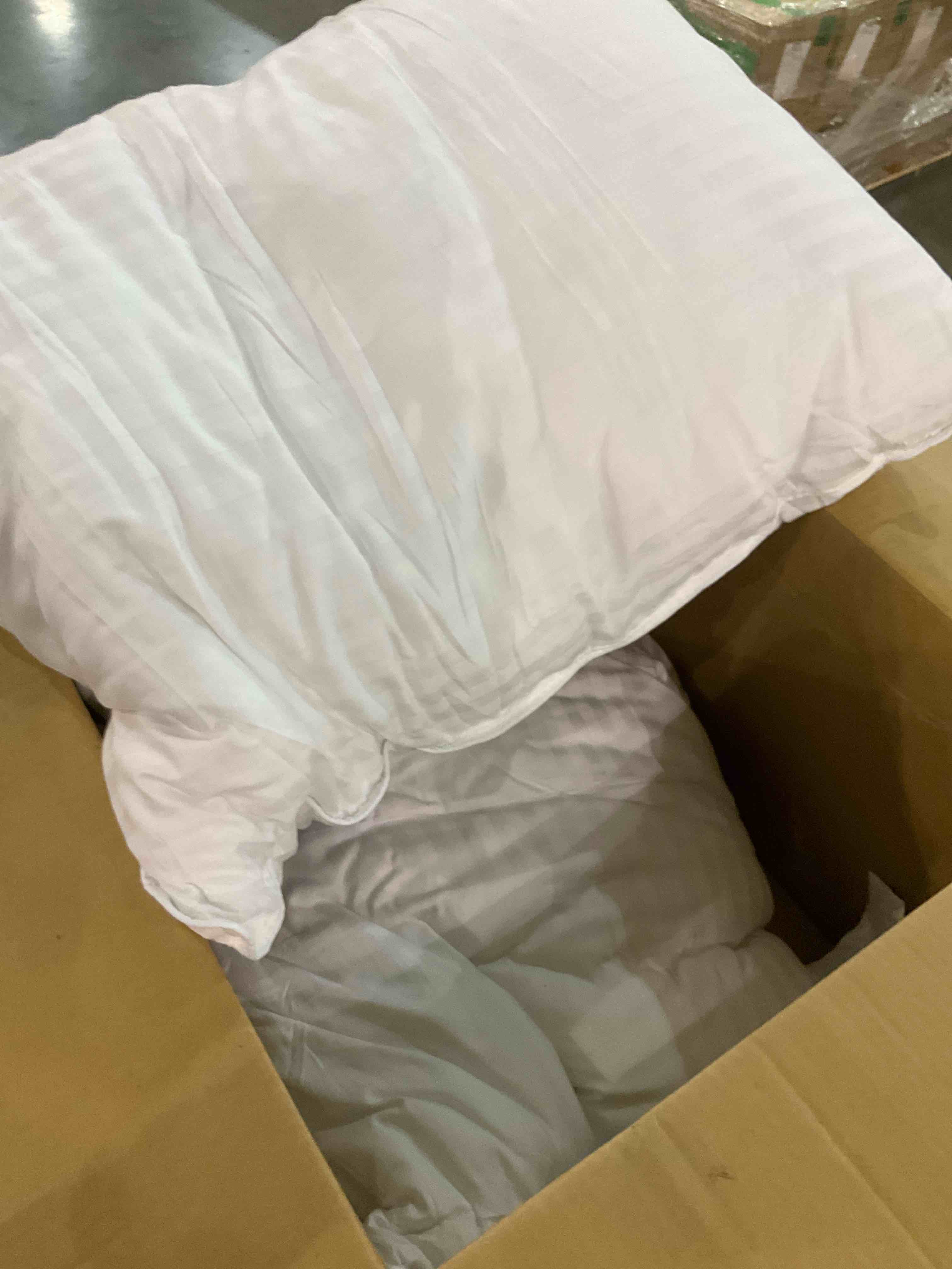 https://s3.amazonaws.com/lotting-images-prod/BargainHunt/BHL00082491_1709127548117.jpeg