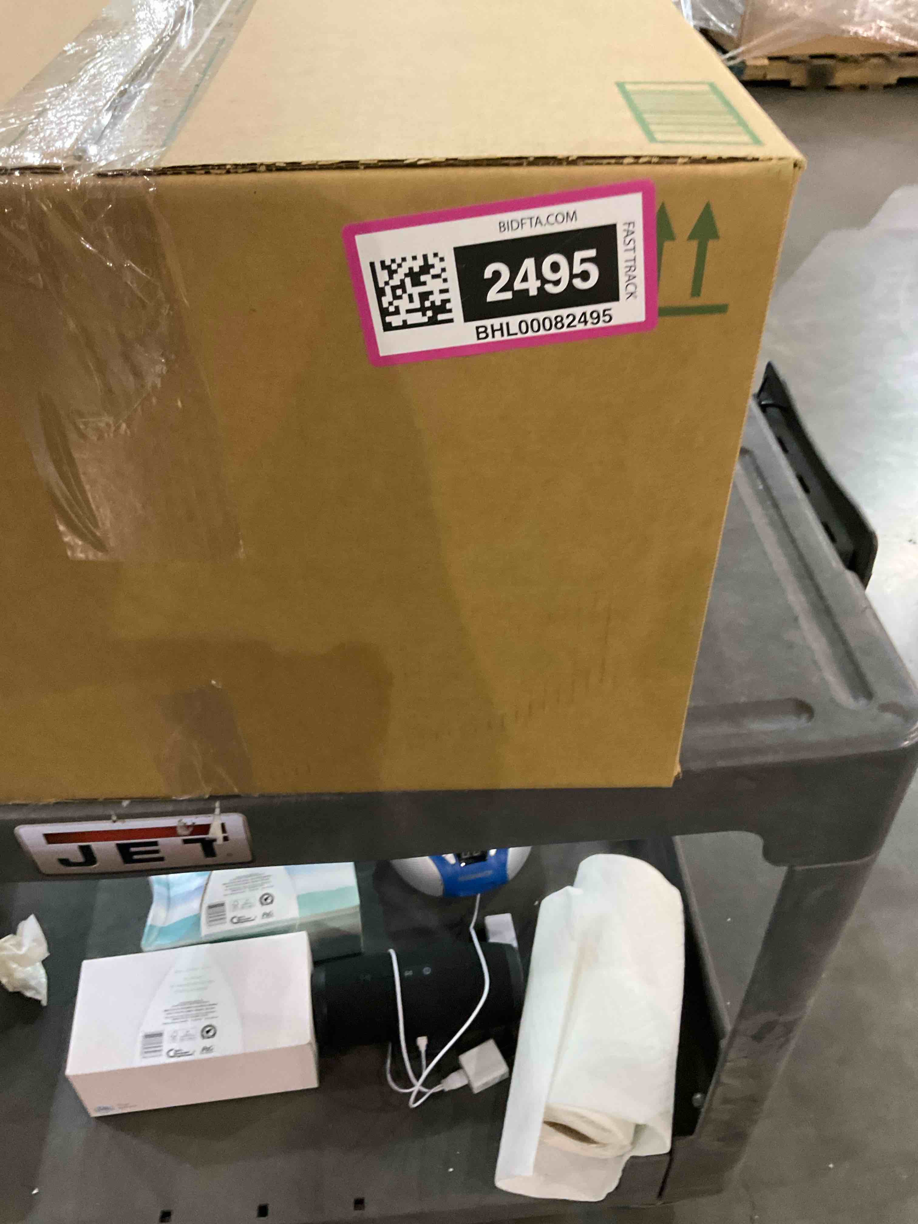 https://s3.amazonaws.com/lotting-images-prod/BargainHunt/BHL00082495_1709128225963.jpeg