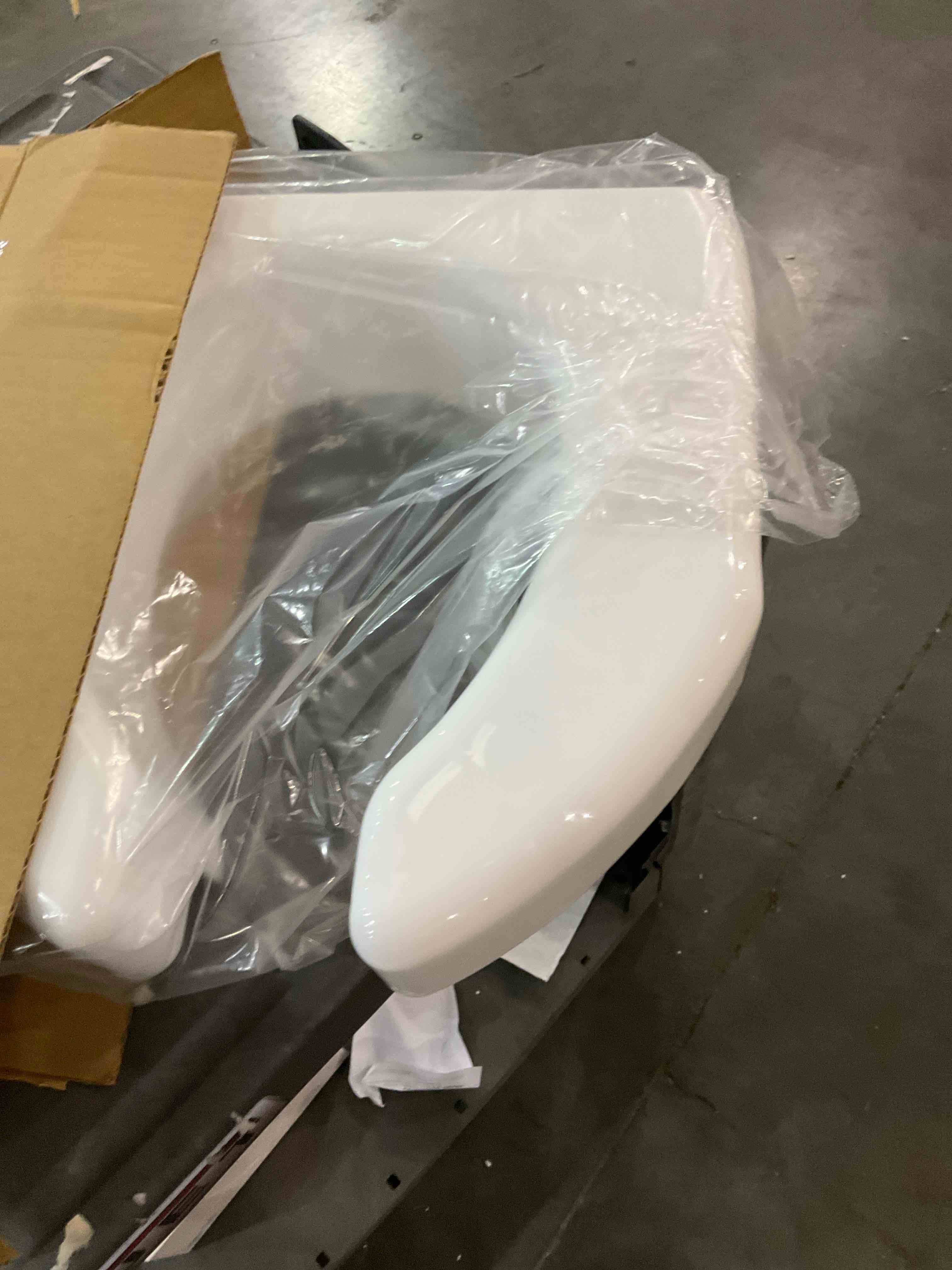 https://s3.amazonaws.com/lotting-images-prod/BargainHunt/BHL00082499_1709130166062.jpeg