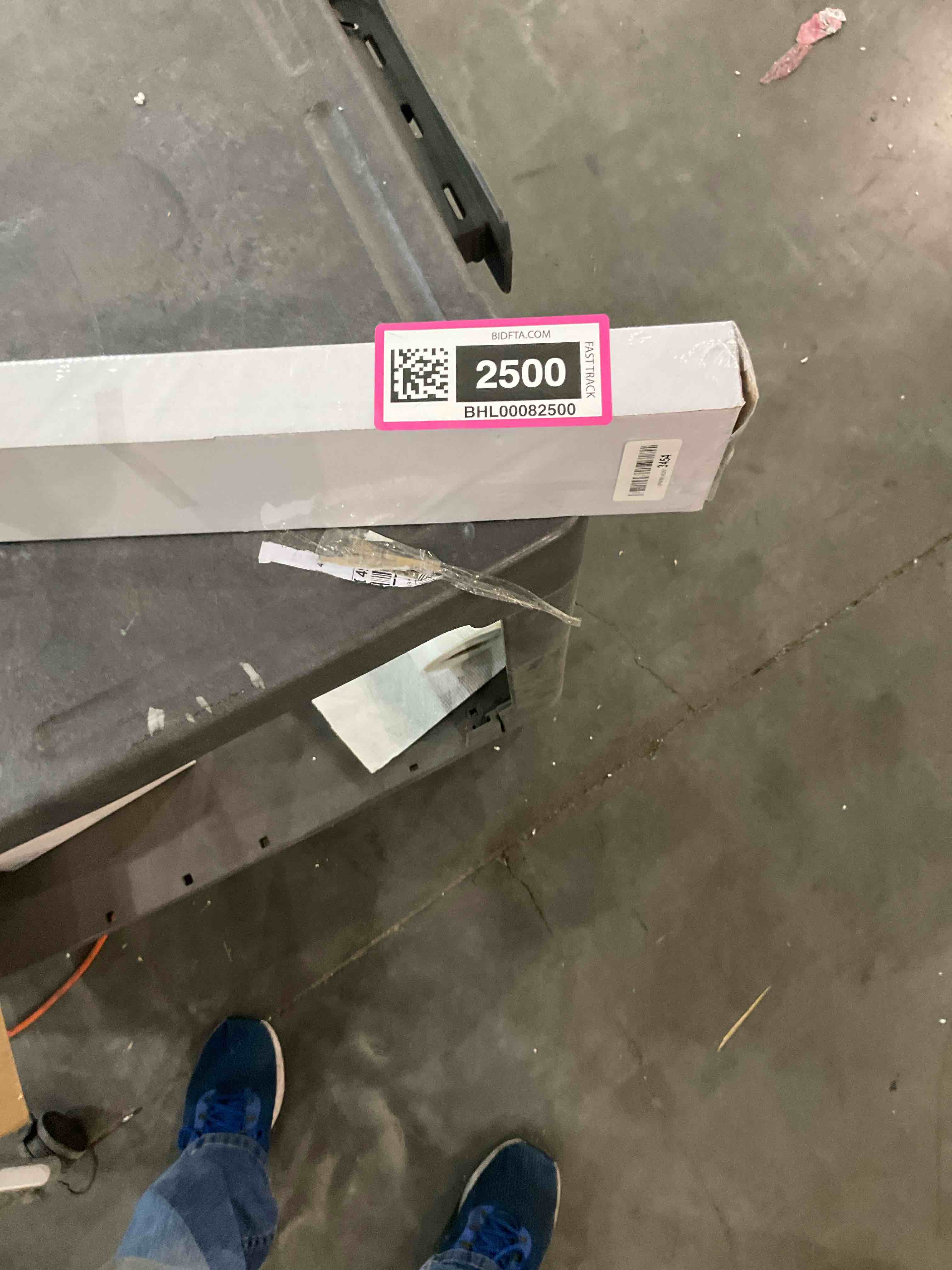 https://s3.amazonaws.com/lotting-images-prod/BargainHunt/BHL00082500_1709130357112.jpeg