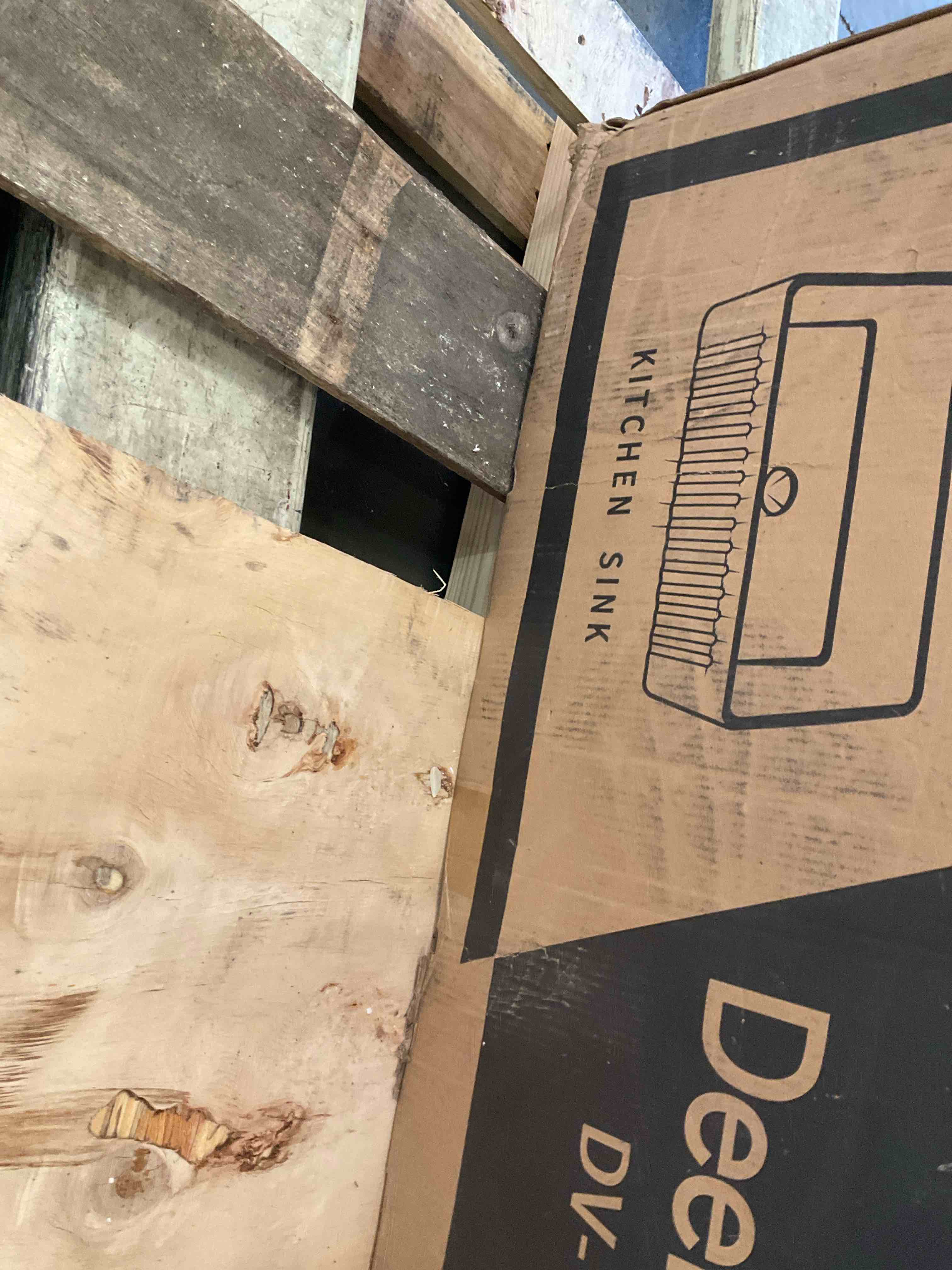 DeerValley Farmhouse Sink, 30" L x 18" W Single Bowl Farm Kitchen Sinks, White Farmhouse Kitchen Sink Apron Front Gloss Farm Sink Ceramic Drop in Apron Front Sink with Accessories