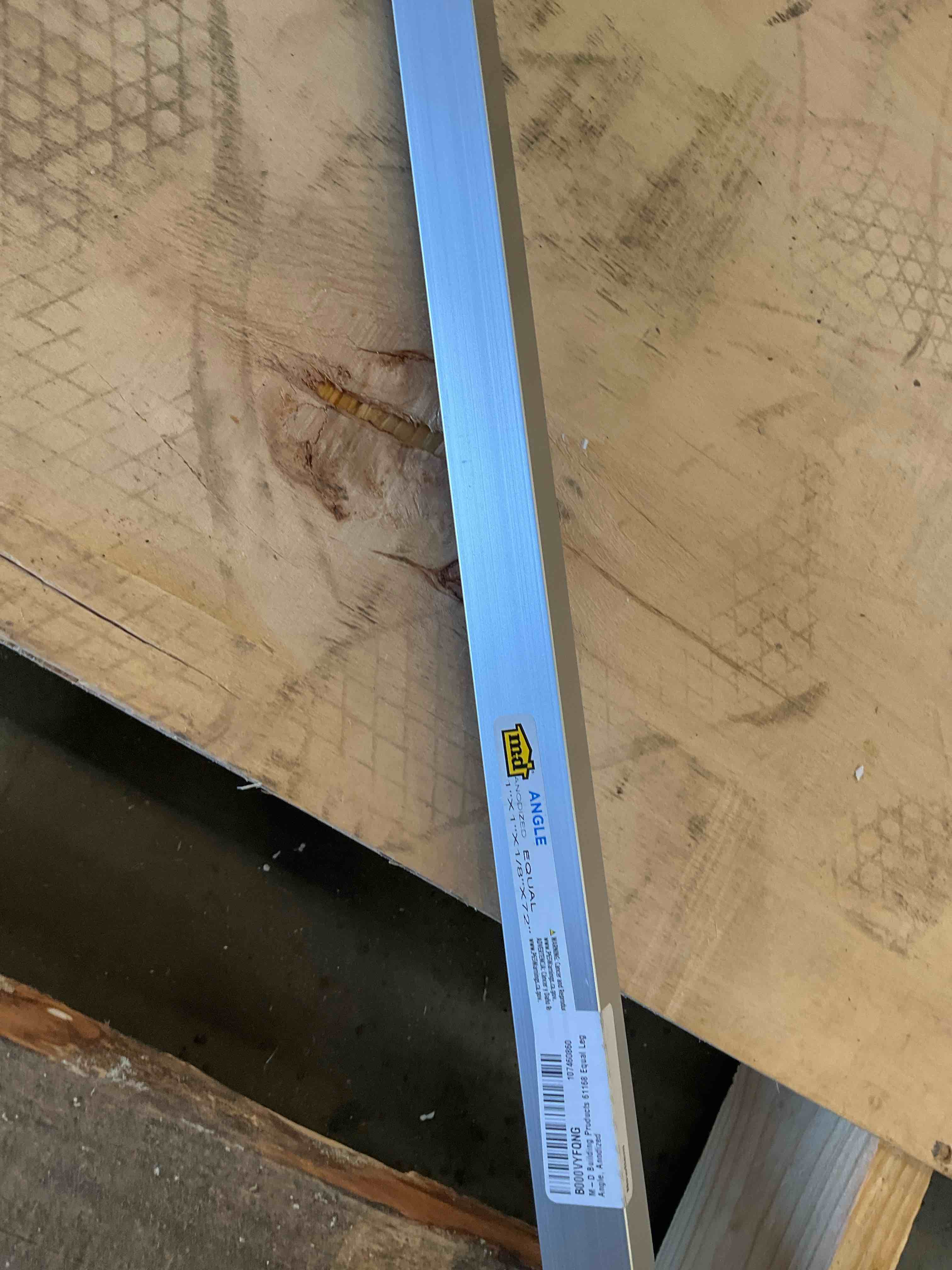 M-D Building Products 61168 1-Inch by 1-Inch by 1/8-Inch by 72-Inch Angle Equal Leg Anodized