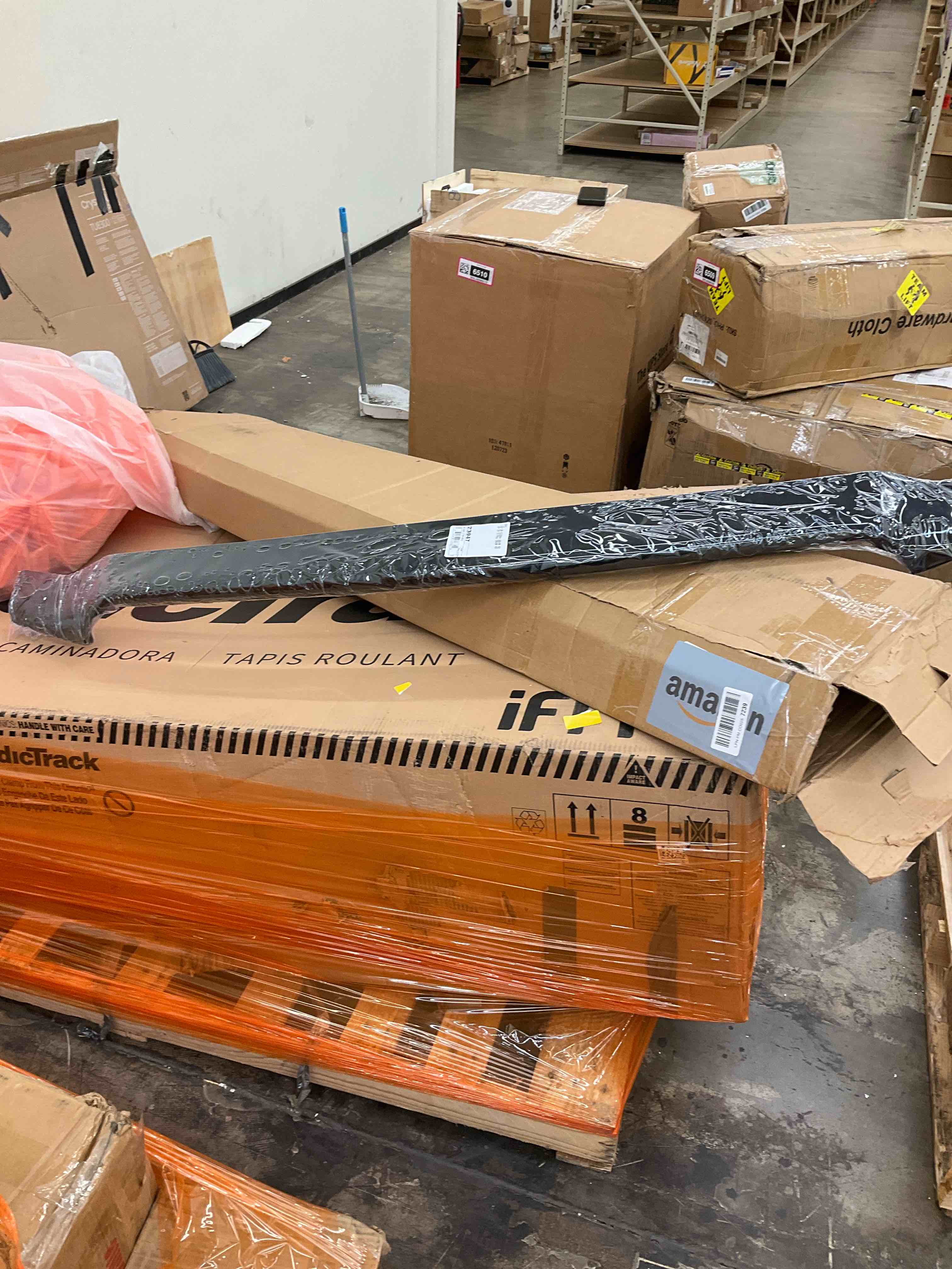 https://s3.amazonaws.com/lotting-images-prod/BargainHunt/BHL00086514_1716328581745.jpeg