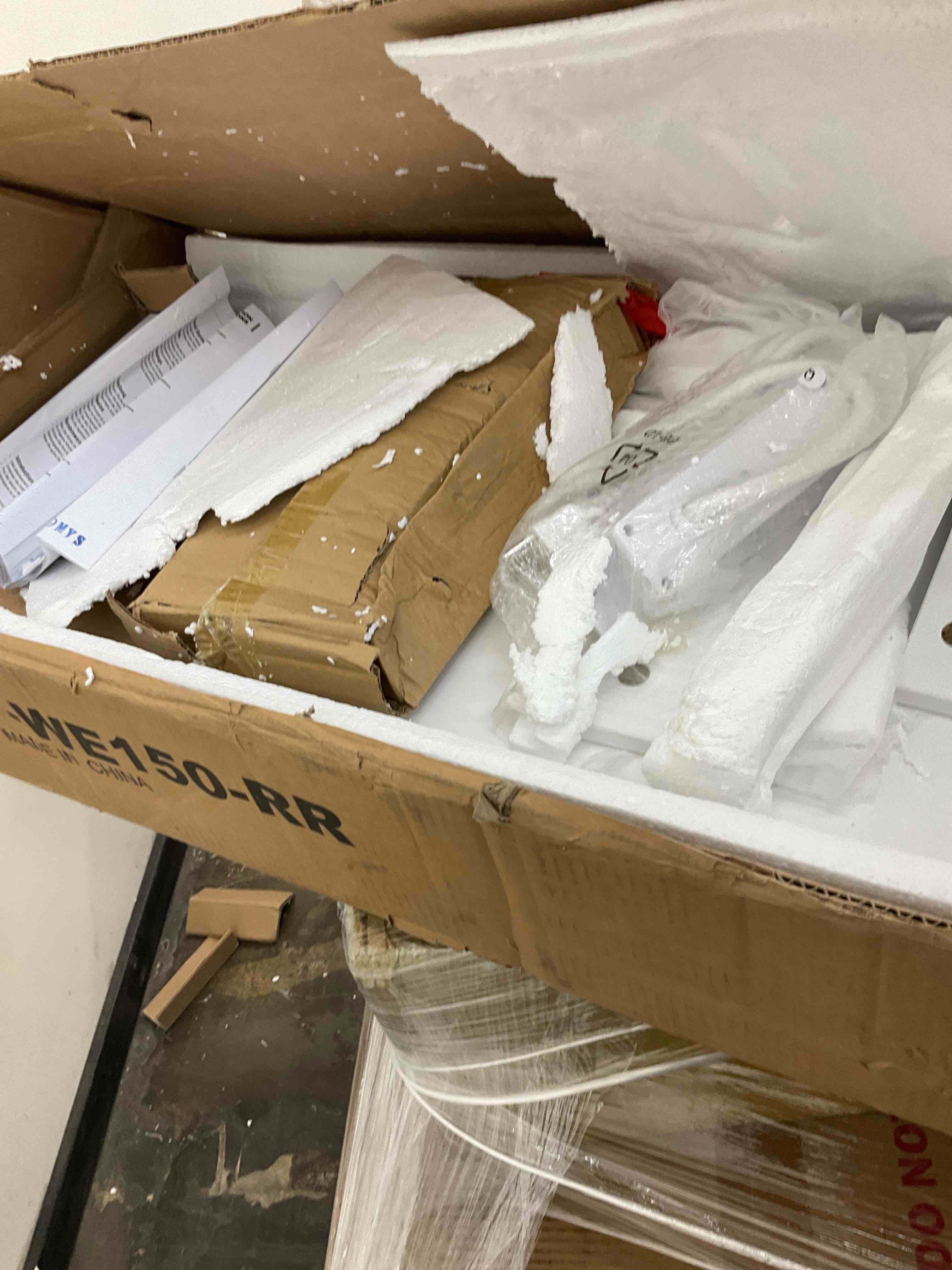 https://s3.amazonaws.com/lotting-images-prod/BargainHunt/BHL00086715_1718130265024.jpeg