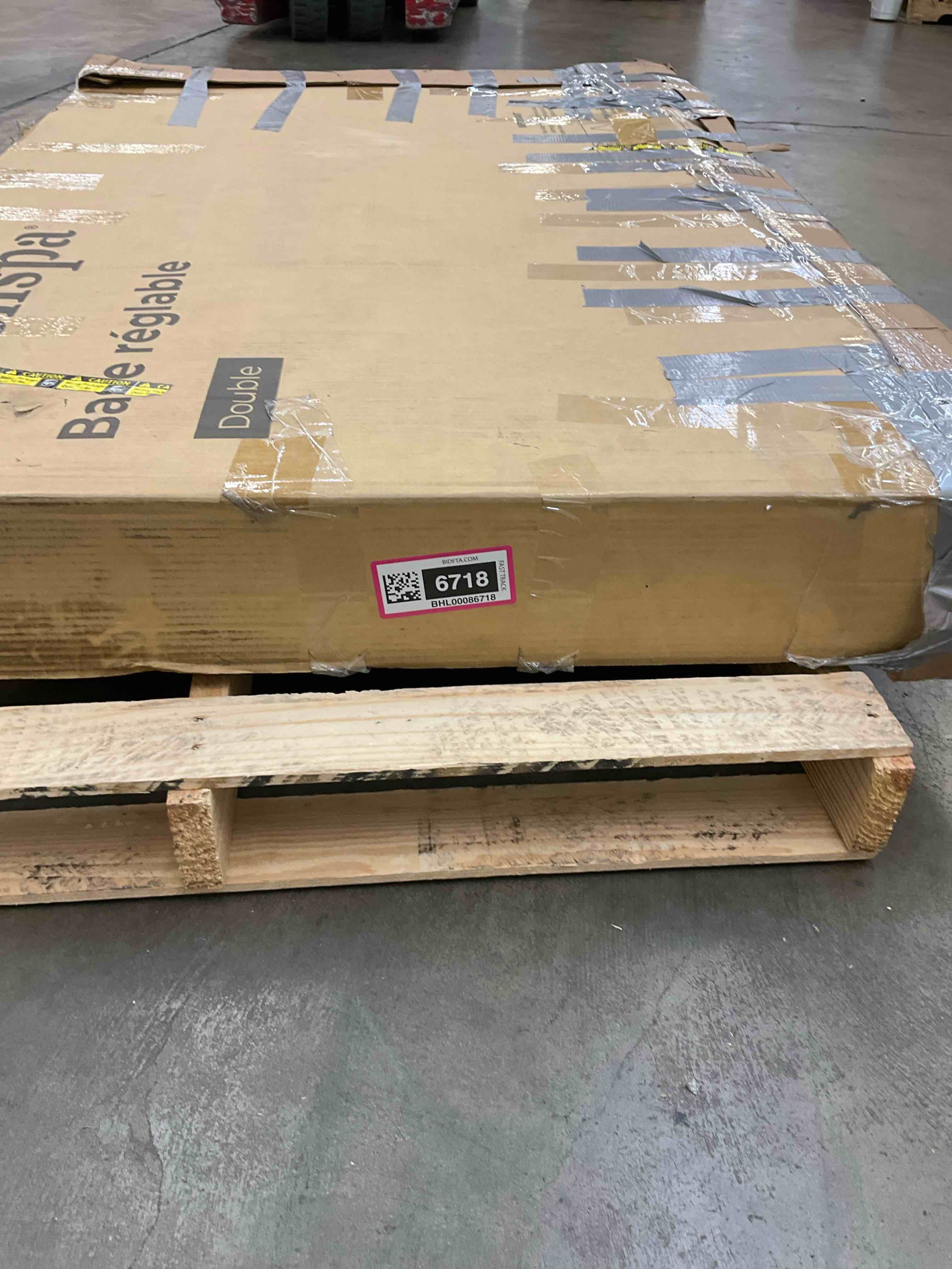 https://s3.amazonaws.com/lotting-images-prod/BargainHunt/BHL00086718_1718131714874.jpeg