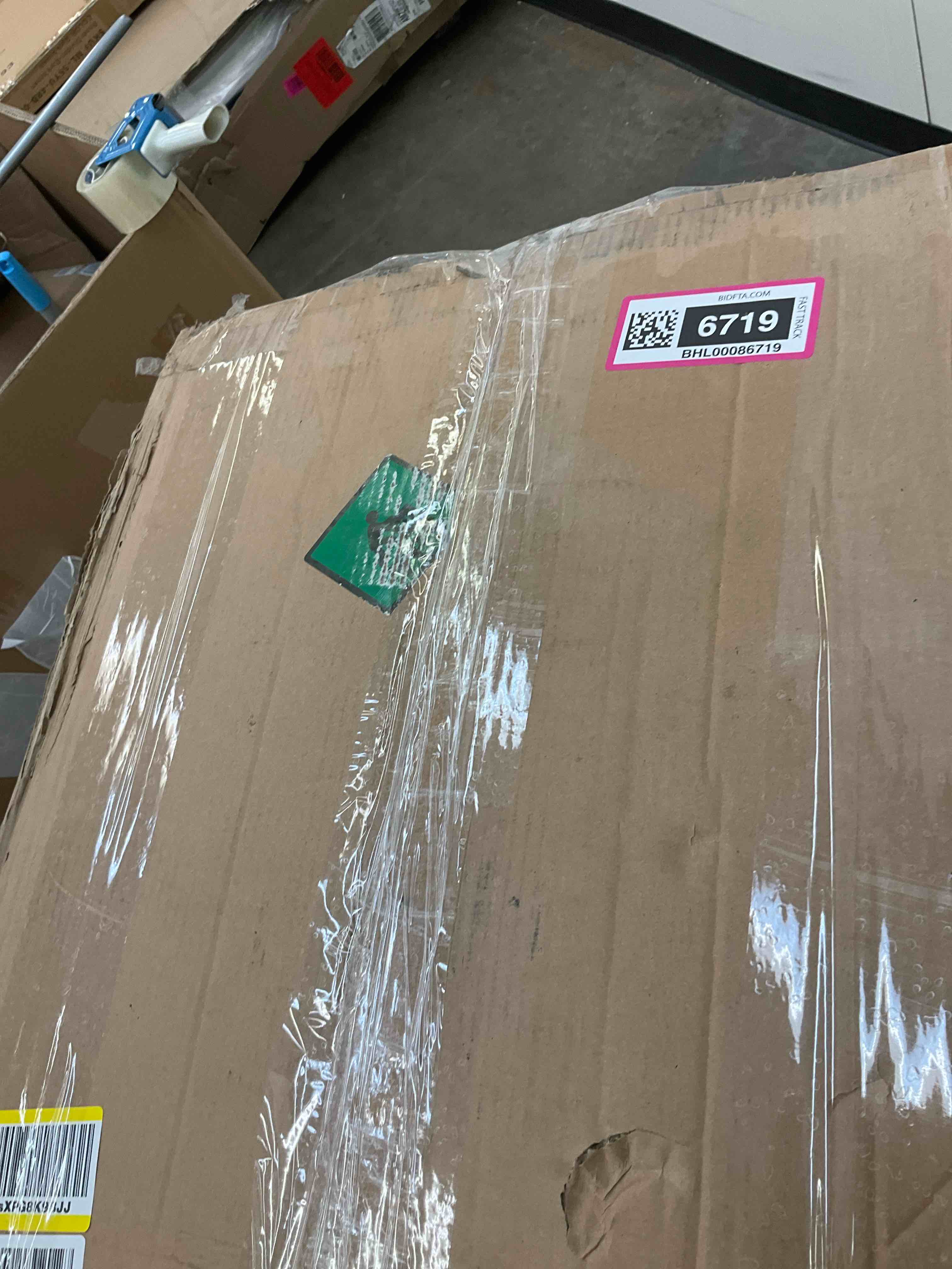 https://s3.amazonaws.com/lotting-images-prod/BargainHunt/BHL00086719_1718132228513.jpeg