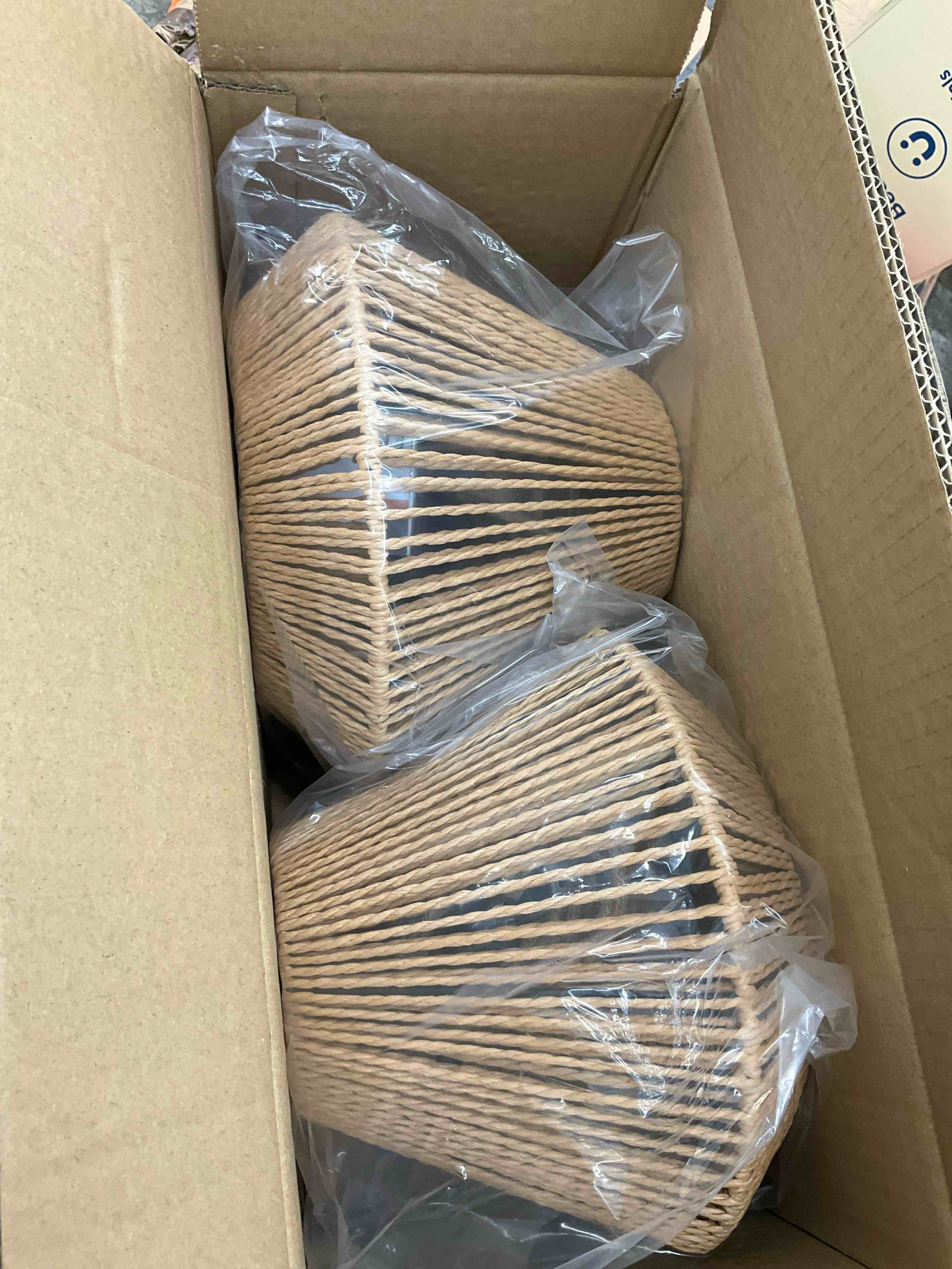 https://s3.amazonaws.com/lotting-images-prod/BargainHunt/BHL00086727_1718137033252.jpeg
