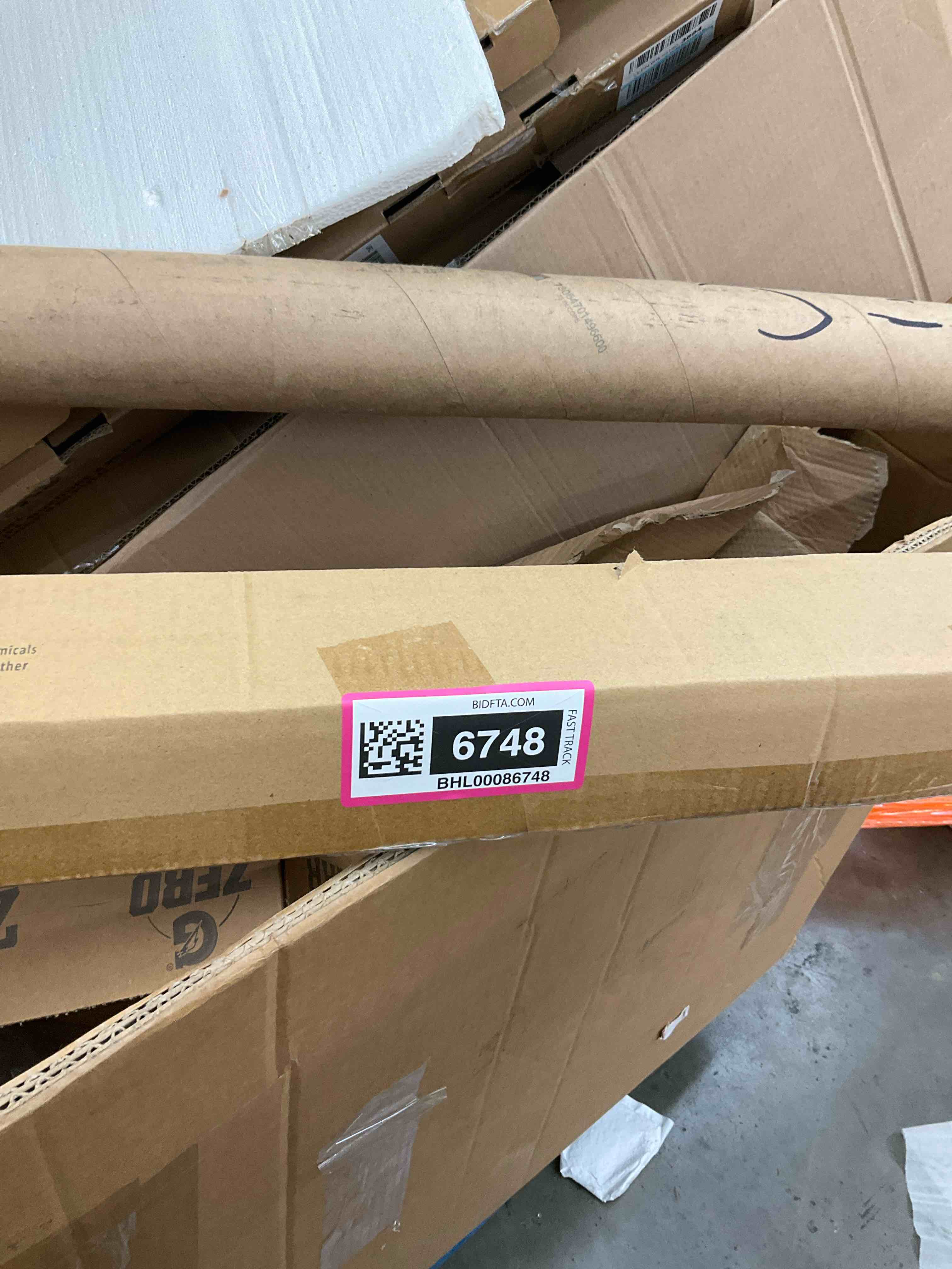 https://s3.amazonaws.com/lotting-images-prod/BargainHunt/BHL00086748_1718737089189.jpeg