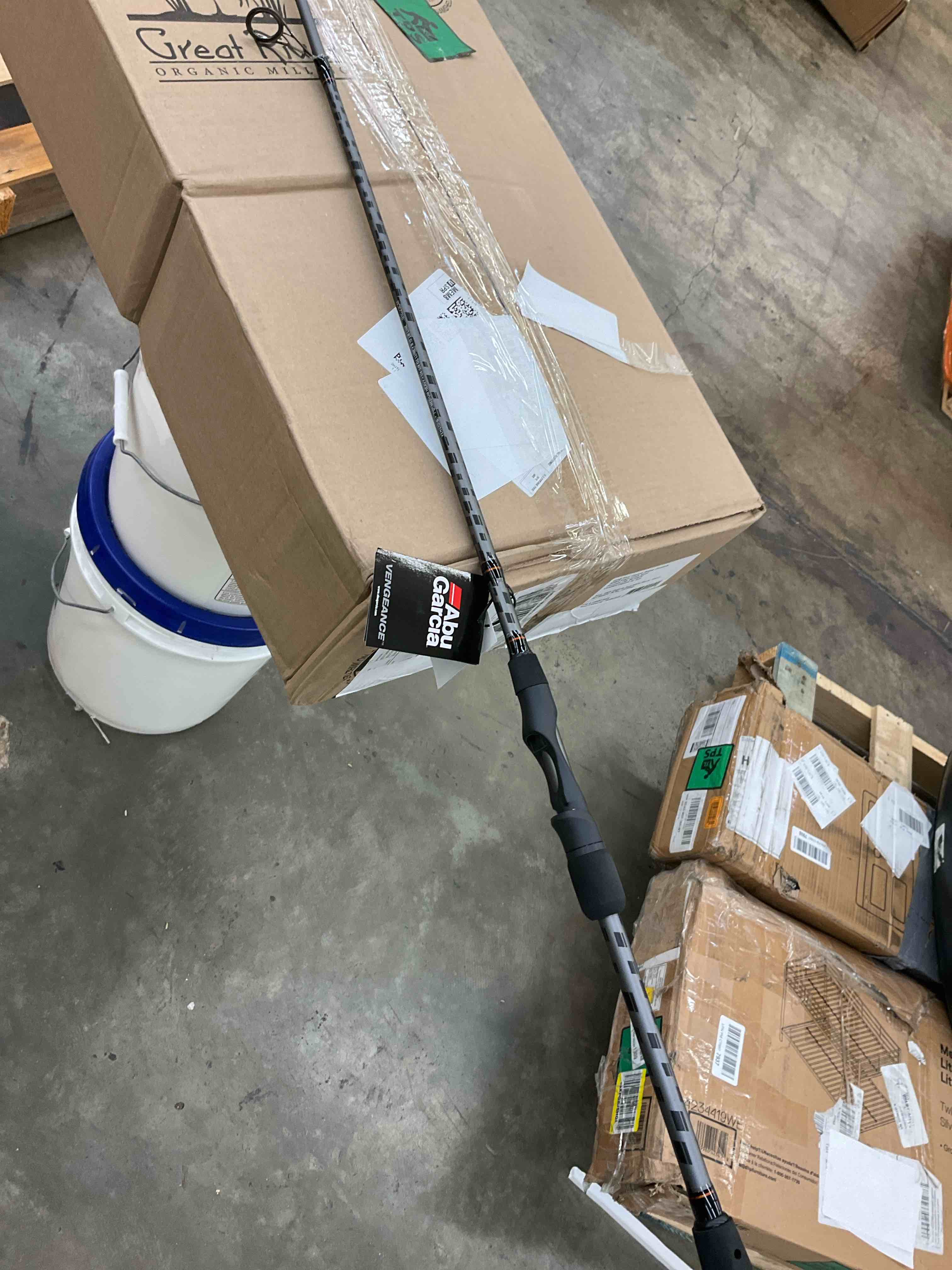 https://s3.amazonaws.com/lotting-images-prod/BargainHunt/BHL00086754_1718739203425.jpeg