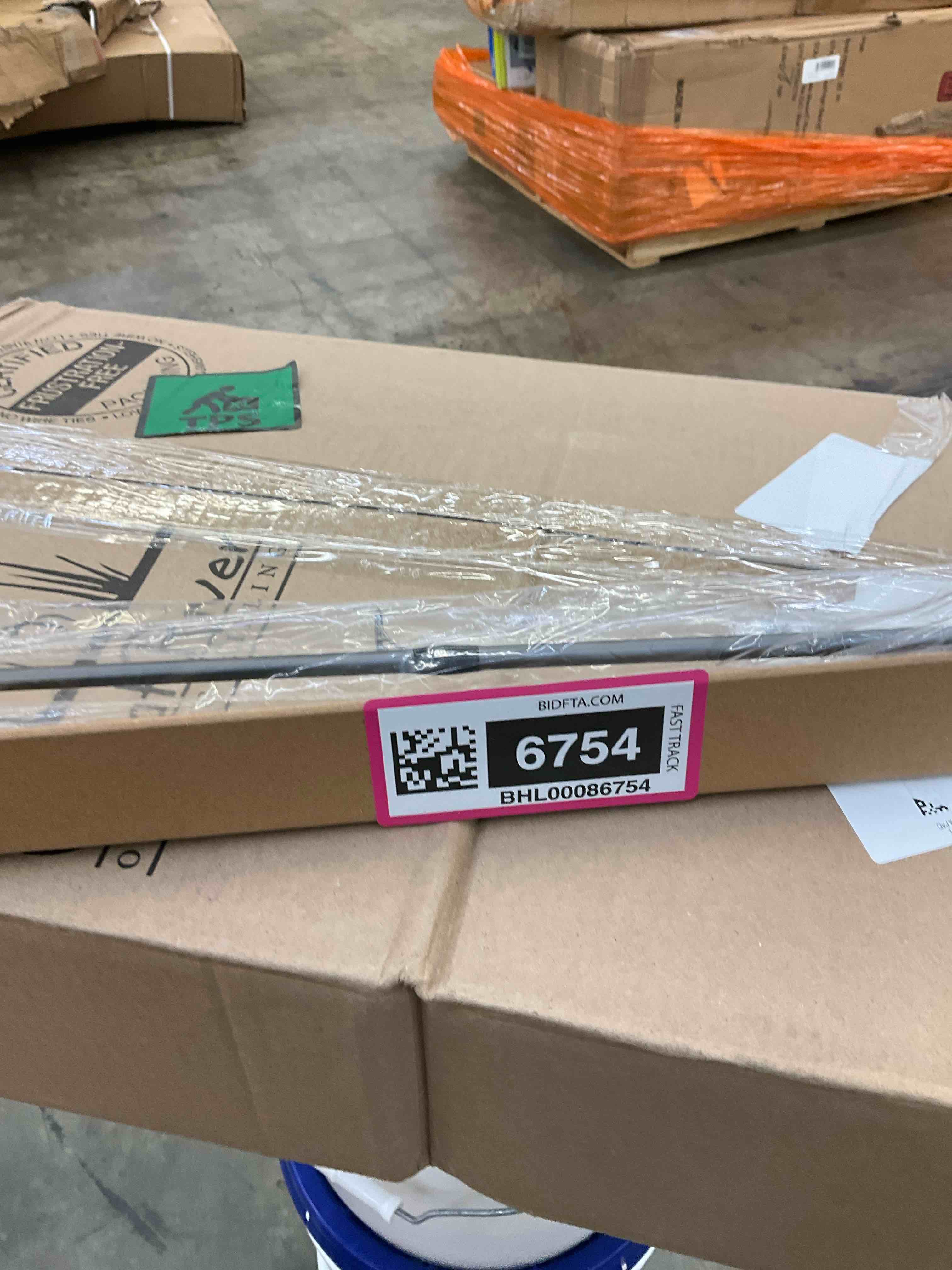 https://s3.amazonaws.com/lotting-images-prod/BargainHunt/BHL00086754_1718739342637.jpeg