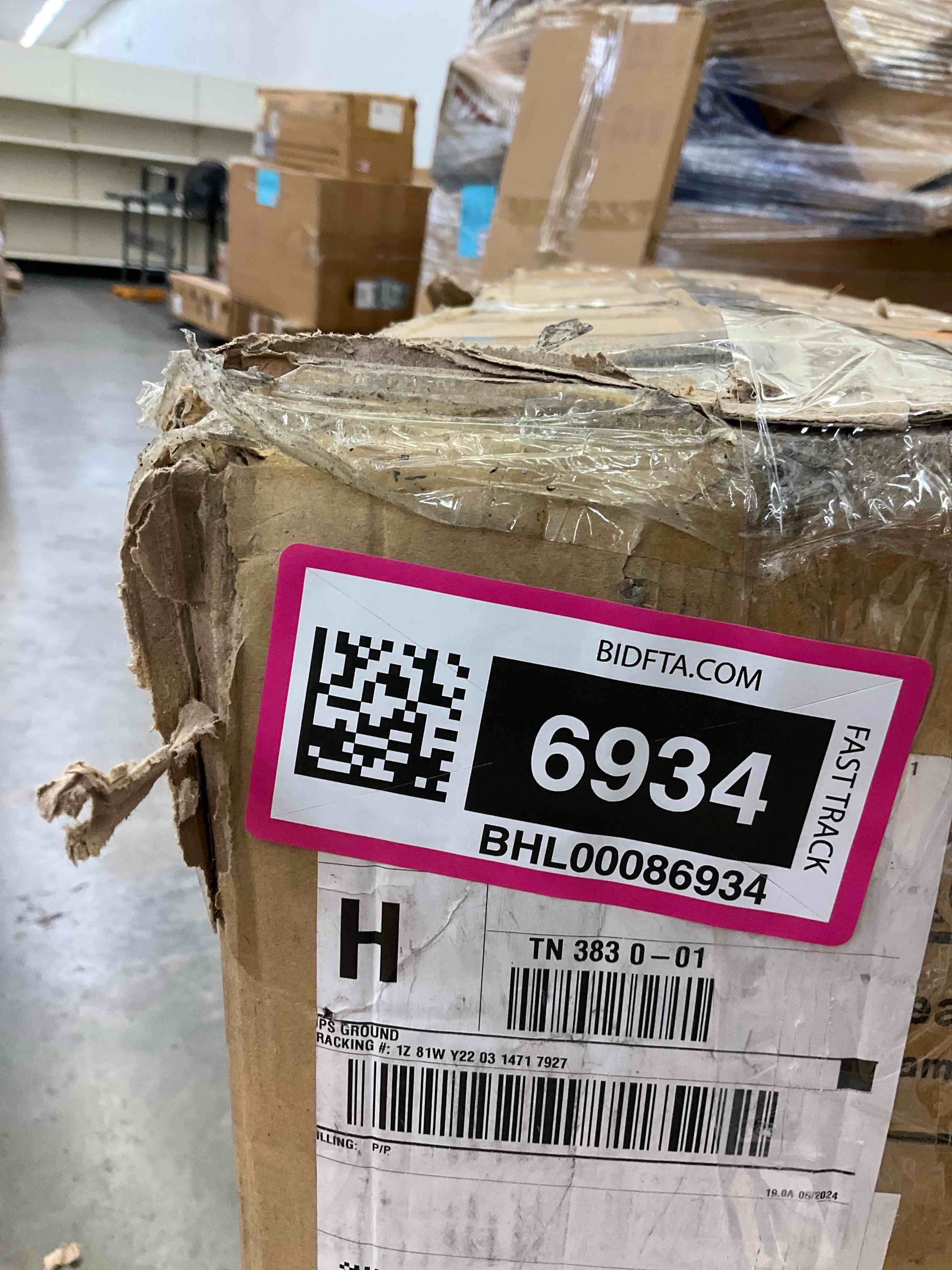 https://s3.amazonaws.com/lotting-images-prod/BargainHunt/BHL00086934_1722451318345.jpeg